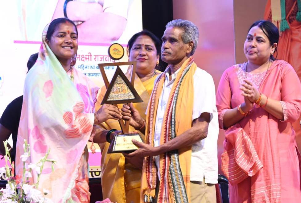 Women's fair inaugurated in Raipur, Women and Child Development Minister Smt. Laxmi Rajwade visited the stalls, Khabargali