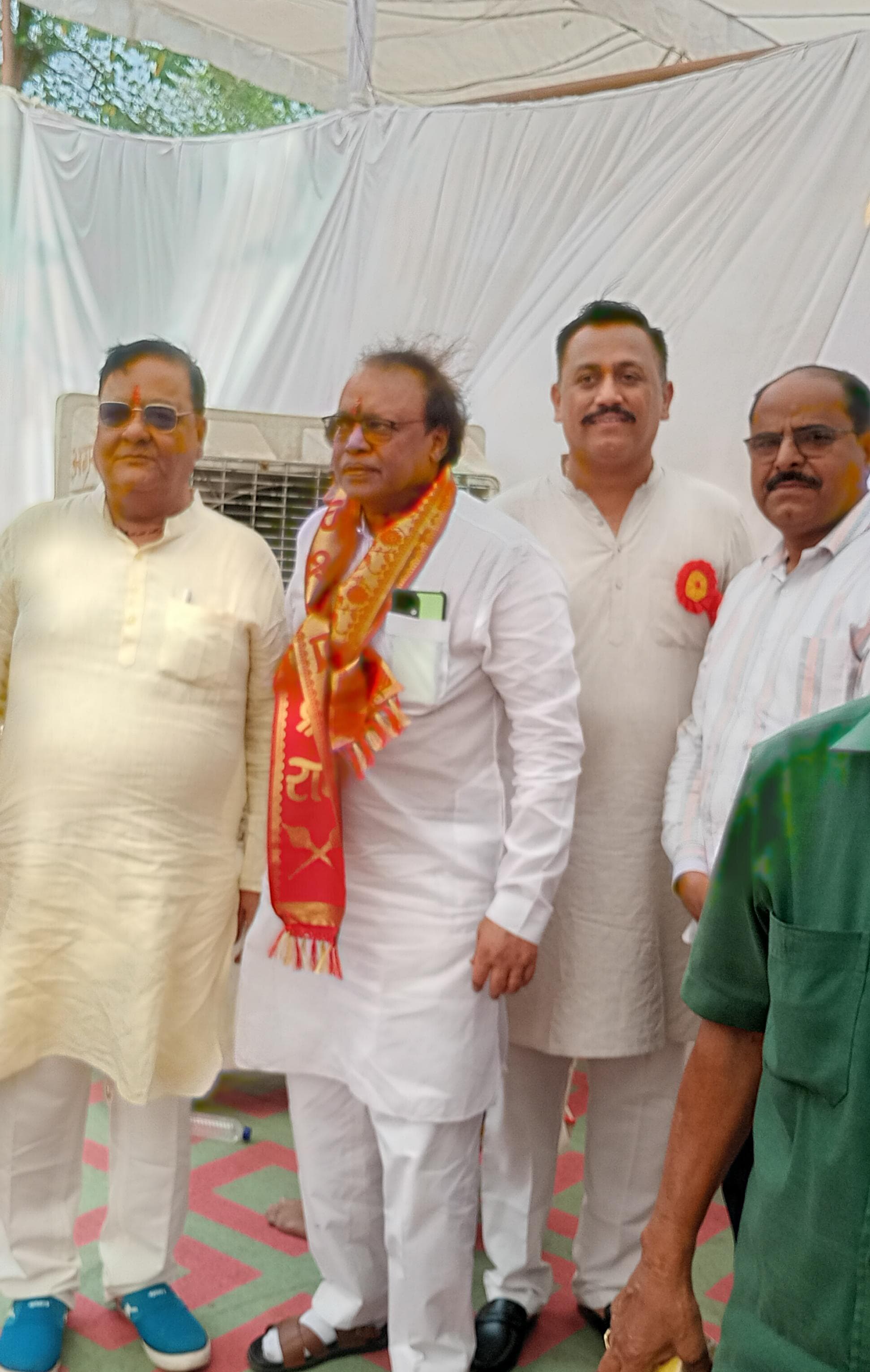 Shri Hanuman Janmotsav Bhandara Prasadi for more than five thousand people in Industrial Area Bhanpuri, Temple Seva Samiti President Engineer UN Agarwal, General Secretary K Raju Kapse, Treasurer Satya Prakash Agarwal, Raipur, Chhattisgarh, Khabargali