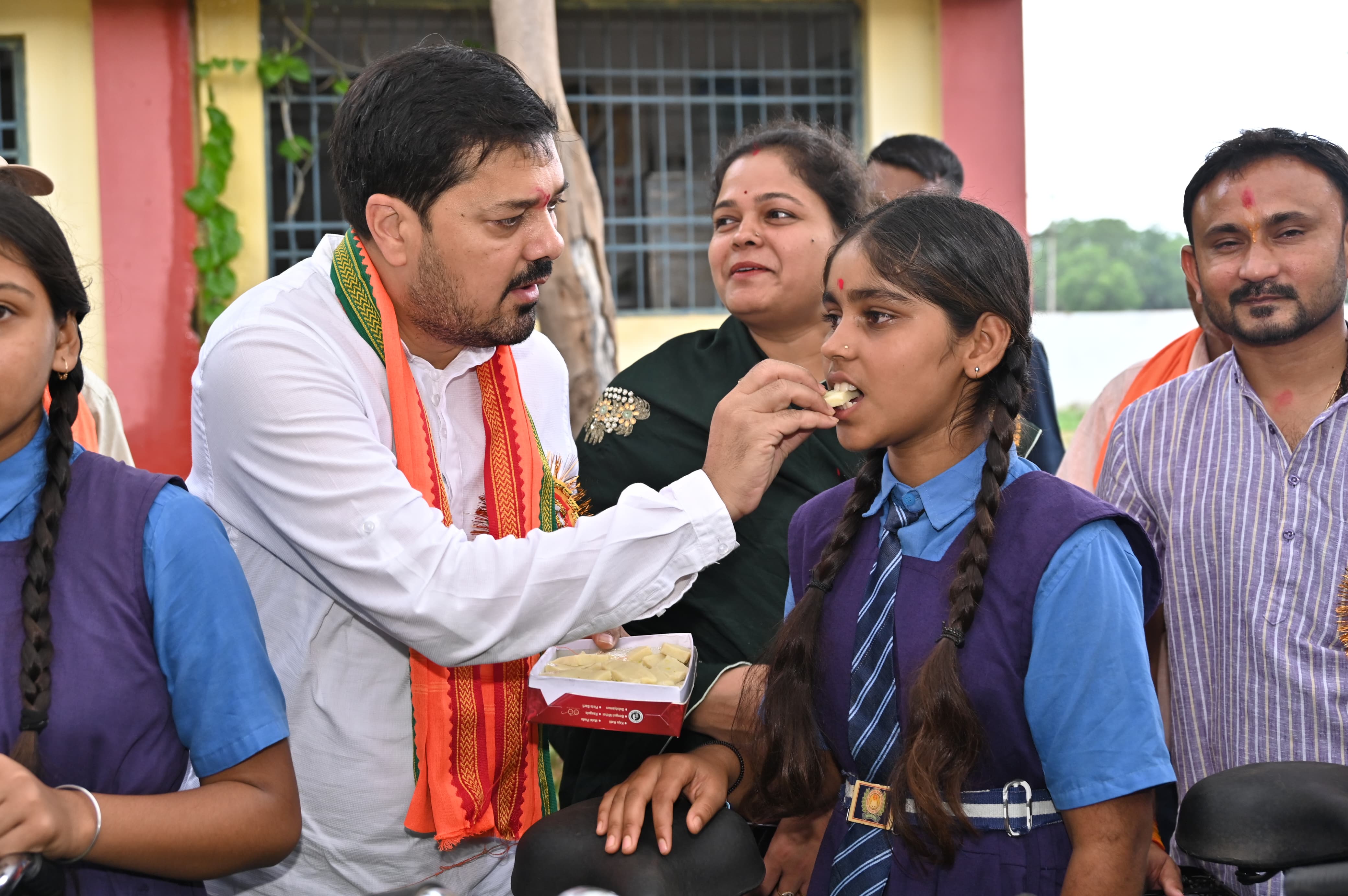 Revenue Minister Shri Tankaram Verma, Education is not only a medium of personal development but also the foundation of a prosperous, empowered and cultured society - Dharsiwa MLA Padmashree Anuj Sharma, Chhattisgarh, Khabargali