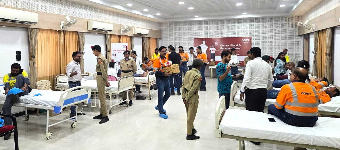Four-day massive blood donation camp organized in Chhattisgarh on the initiative of Adani Foundation. More than 2800 units of blood donated, more than 37,000 plants planted on the birthday of Adani Group Chairman Shri Gautam Adani, Chhattisgarh, Khabargali