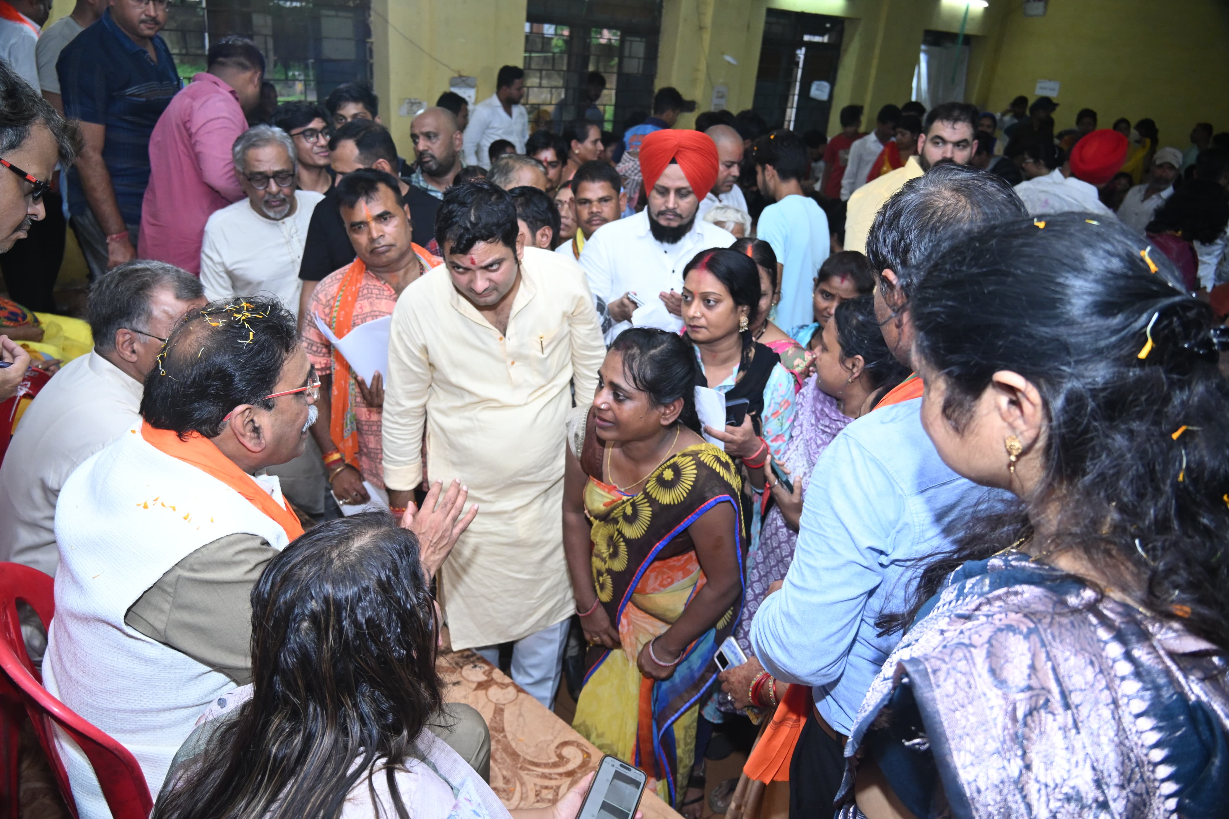 Former Cabinet Minister and MLA Rajesh Munat inaugurated the Janchaupal program from Hirapur, Raipur, Chhattisgarh, Khabargali