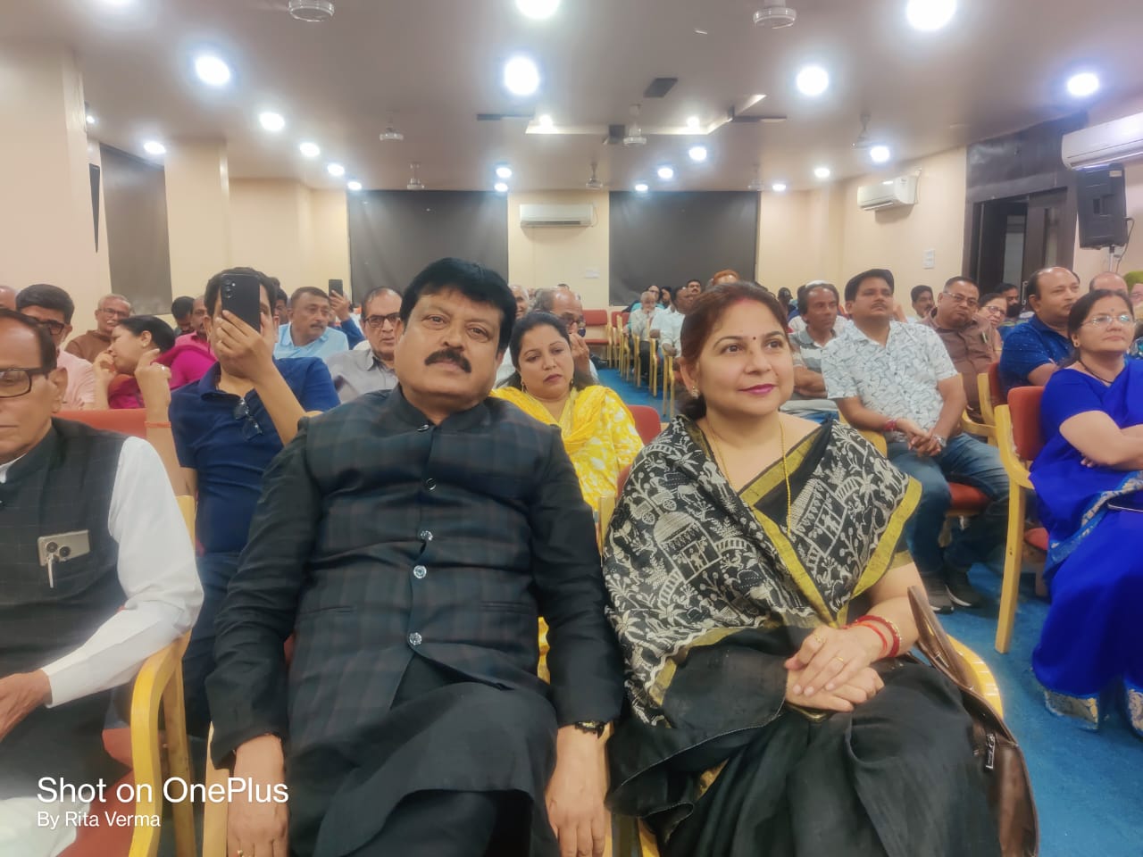 Audience danced to the musical program 'Gaane Dil Se Dil Tak' of Kayastha Cultural Group, patron of the group and Chairman of Food and Civil Supplies Corporation Mr. Sanjay Srivastava and his wife Mrs. Shweta Srivastava, Raipur, Chhattisgarh, Khabargali