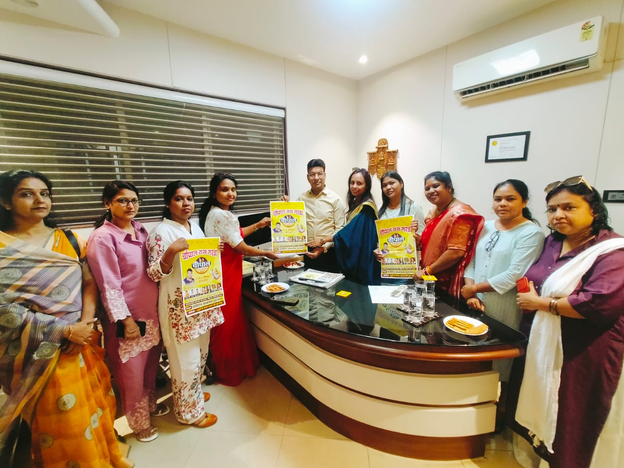 The historic 'Chaupal Raas Garba 2025' in Raipur kicks off with a bang, preparations pick up pace with the poster release; MP Brijmohan Agrawal and industrialist Rajesh Agrawal released the poster; the grand event will be held on 27, 28 and 29 September, Raipur, Chhattisgarh, Khabargali