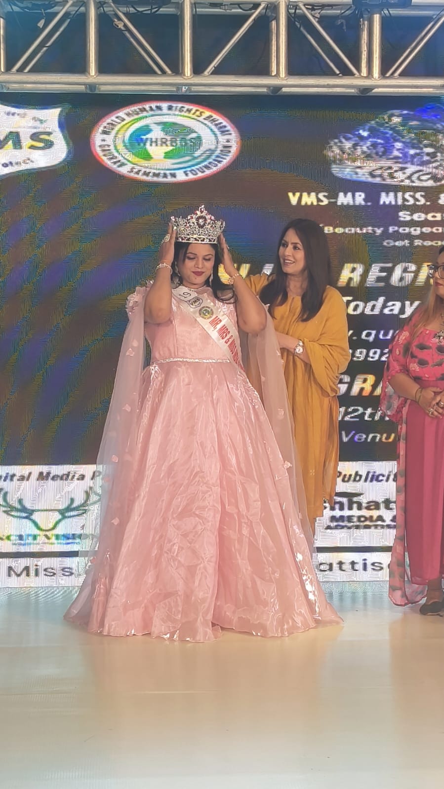 A grand celebration of 'Mr., Miss & Mrs. India 2025' and 'Bharat Gaurav Samman' was organised at Triton Hotel, Bollywood actress Mahima Chaudhary, Founder of VM Management & Securitas Jitendra Singh Chaudhary and Kavita Singh as chief guests, Raipur, Chhattisgarh, Khabargali