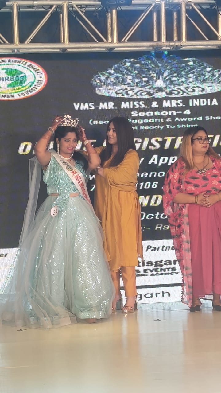 A grand celebration of 'Mr., Miss & Mrs. India 2025' and 'Bharat Gaurav Samman' was organised at Triton Hotel, Bollywood actress Mahima Chaudhary, Founder of VM Management & Securitas Jitendra Singh Chaudhary and Kavita Singh as chief guests, Raipur, Chhattisgarh, Khabargali