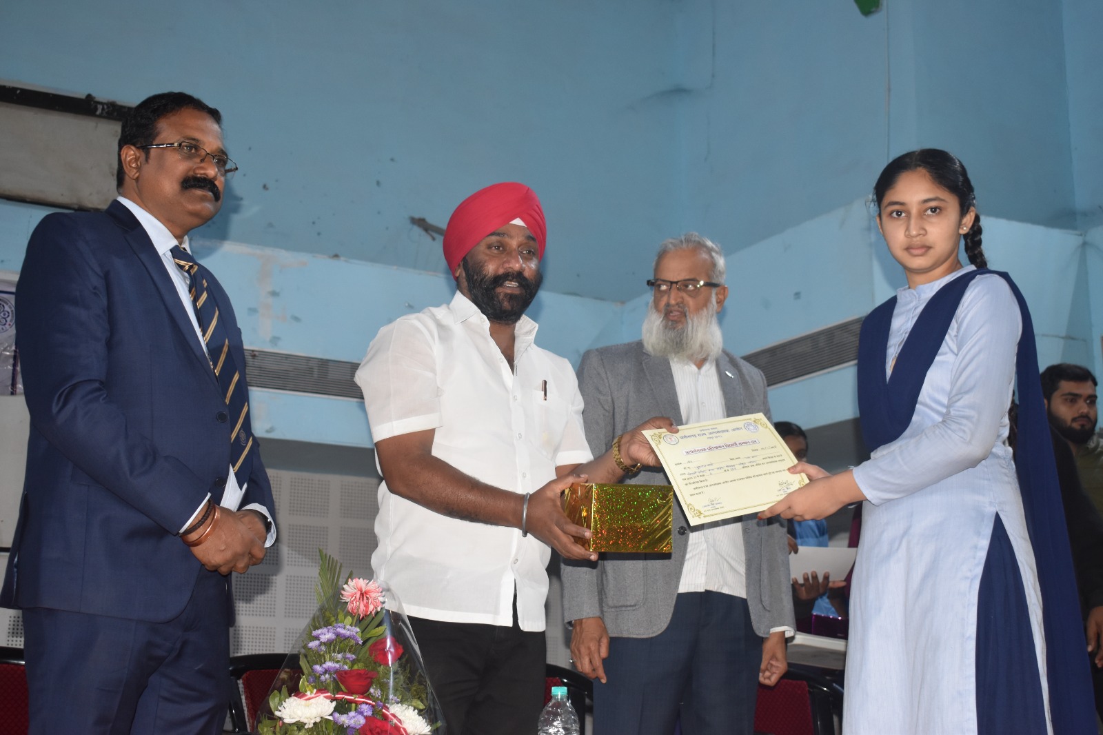 Recognizing success, 195 minority students from Raipur receive encouragement from the State Commission, Chhattisgarh State Minority Commission, Chhattisgarh, NewsGali