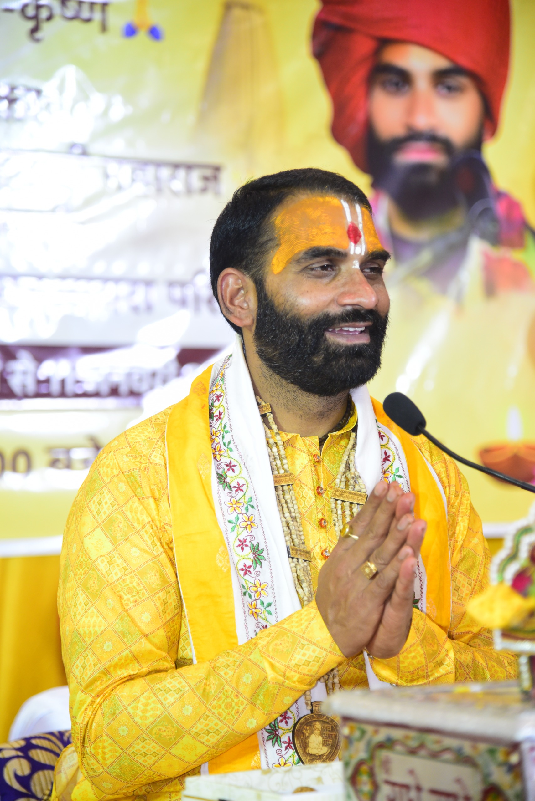 A wave of devotion swept through Raipur: The nectar of Shrimad Bhagwat is flowing through the discourse of Acharya Ravi Mohan Maharaj. The event was organized by the Shri Ram Ji's Mayra Parivar Sangh in Mowa. The renowned storyteller, Acharya Shri Ravi Mohan Ji Maharaj, has arrived from Shridham Ayodhya. Chhattisgarh, Khabargali