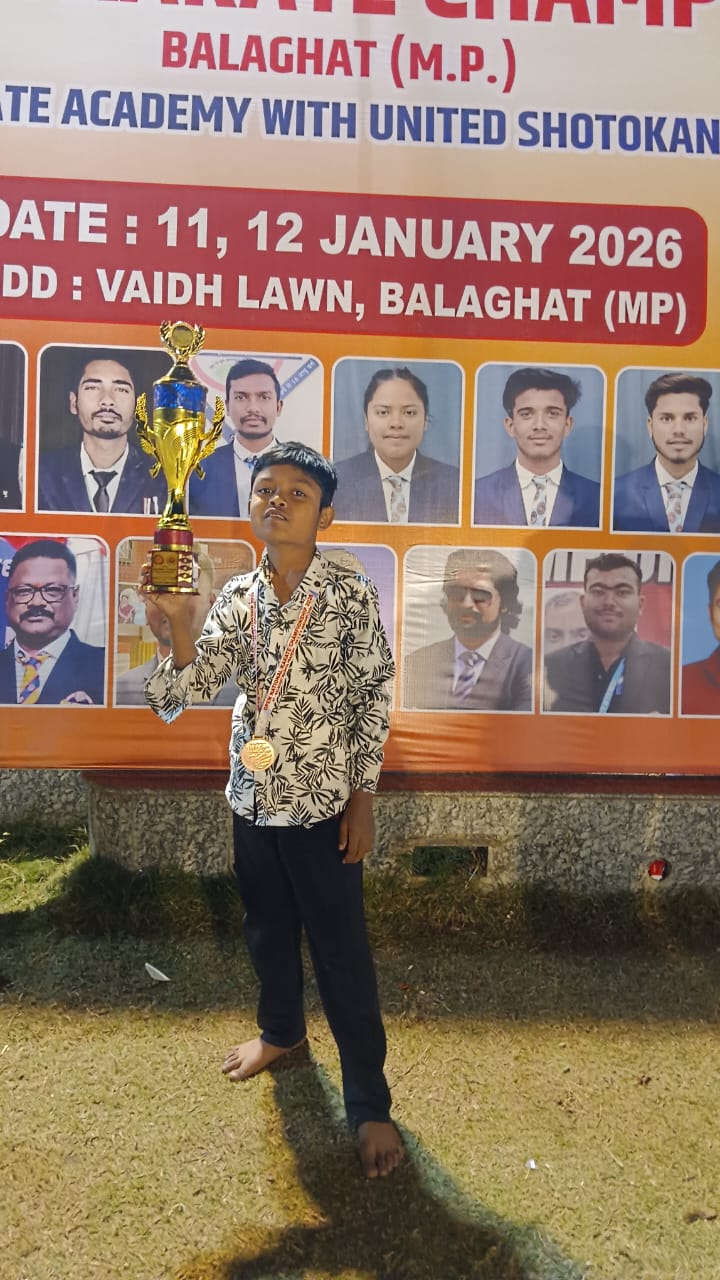 Vijay Vidya Mandir dominates the National Karate Championship held in Balaghat; Roop, Anushka, and Manish win gold medals, while Ishwar and Neeraj Suna secure silver medals. Vijay Vidya Mandir High School, Raipur, Principal Sushma Dubey, Chhattisgarh, Khabargali.