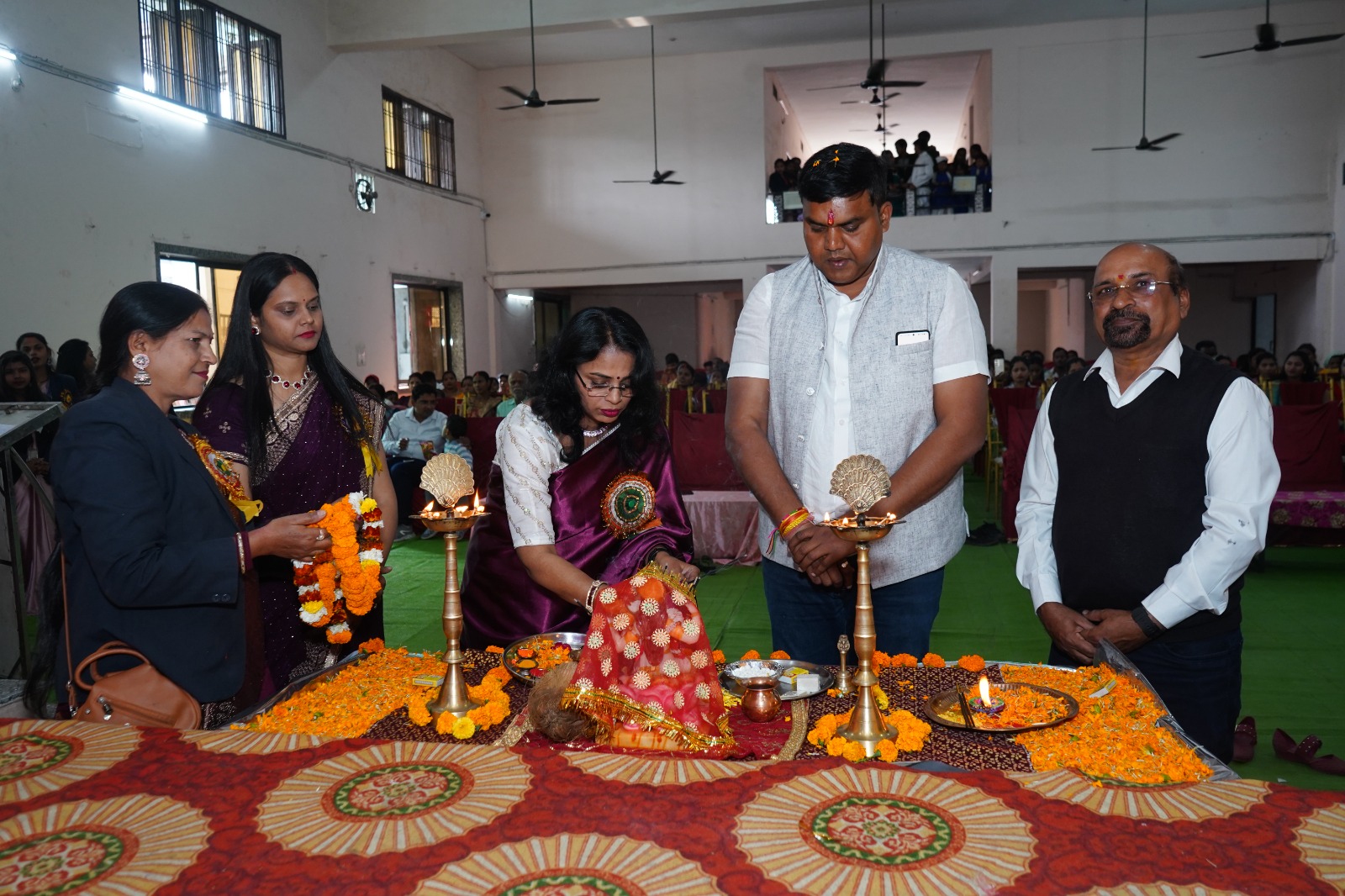 Sai Convent High School, Gondwara, held its annual day celebration; students presented colorful performances. Chief Guest Nand Kishore Sahu praised the students, Mrs. Megha Sharma, Raipur, Chhattisgarh, Khabargali