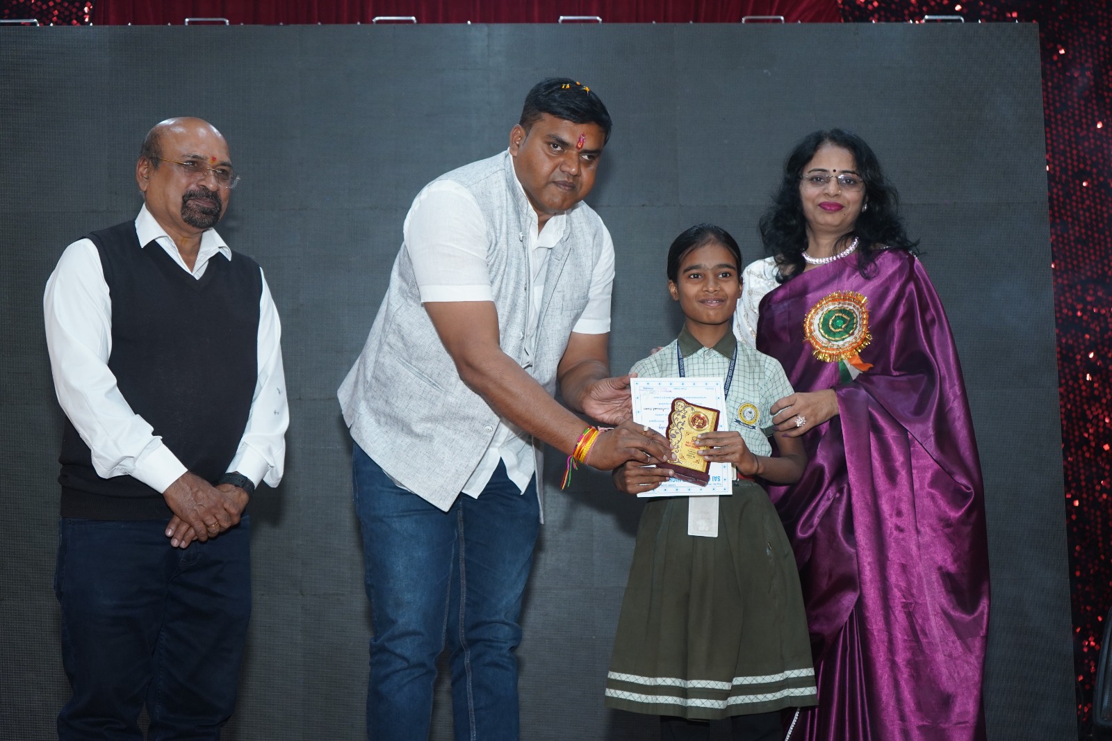 Sai Convent High School, Gondwara, held its annual day celebration; students presented colorful performances. Chief Guest Nand Kishore Sahu praised the students, Mrs. Megha Sharma, Raipur, Chhattisgarh, Khabargali