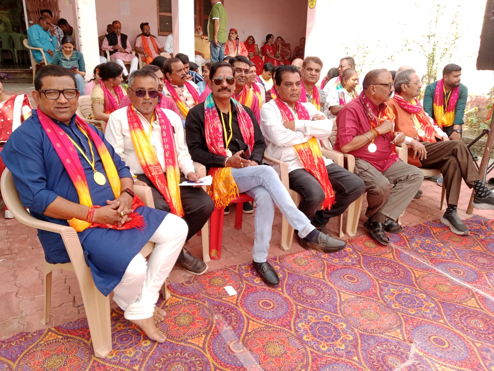 Sarayuparin Brahmin Sabha preserved the tradition, mass Upanayana ceremony of 59 boys completed, pillars of social service and journalism honored; services of super specialist doctors highlighted, Dandi Swami Dr. Indubhavanand, former minister Satyanarayan Sharma, State President of Sarayuparin Brahmin Sabha Dr. Suresh Shukla, Raipur, Chhattisgarh, Khabargali