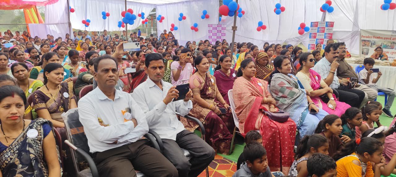 Adani Foundation Honours More Than 500 Women, Mushrooms, Terracotta and Spices Appreciated at Exhibition of Products Made by Self-Help Group Women  Industrial Visit to the Power Plant to be Organized for Women under ‘Shakti Samvad’ 	•	Outstanding workers of the Utthan Project were honoured with appreciation certificates  Raigdh, chhattisgarh,khabargali 