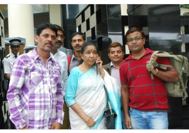 The 'golden bond' between the queen of melody, Asha Bhosle, and Raipur: The taste of cheela-fara and that memorable evening at the stadium; Asha Tai's voice echoed through Raipur's indoor stadium; the Nightingale of India became a fan of Chhattisgarhi culture; Chhattisgarh, Khabargali