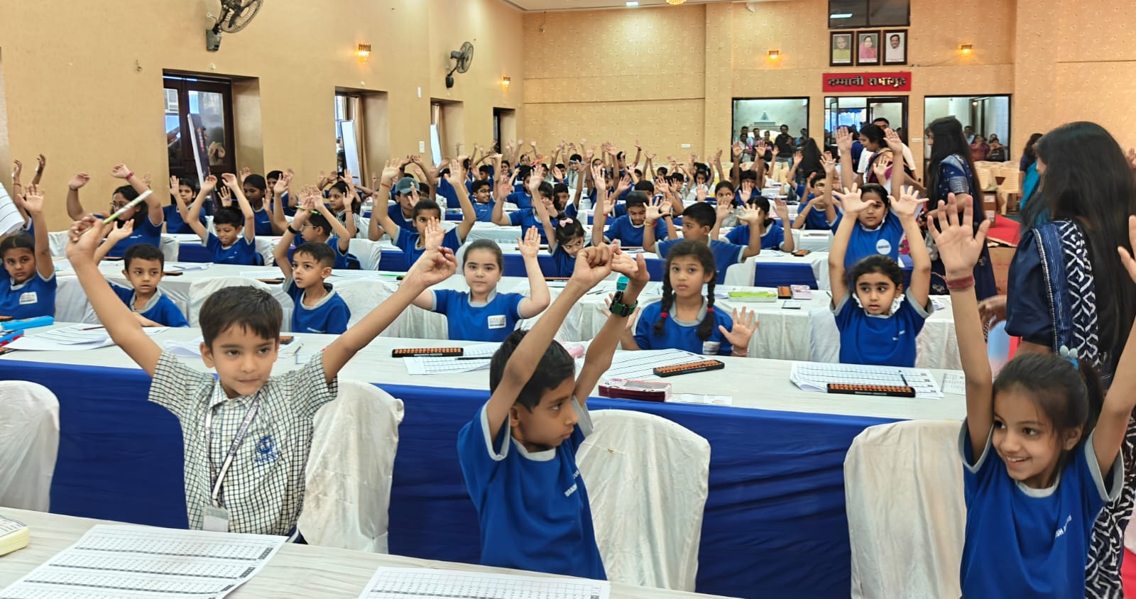 Raipur children showed the power of 'Human Calculator', Shailendra Nagar children hoisted the flag of success in Brainish Abacus Megafest, Vedika Sundarani, Aaradhya Chauhan became 'Champions', Master Trainer of Brainish Abacus Mrs. Deepa Shukla and Trainer Mrs. Sapna Rathore, Chhattisgarh, Khabargali
