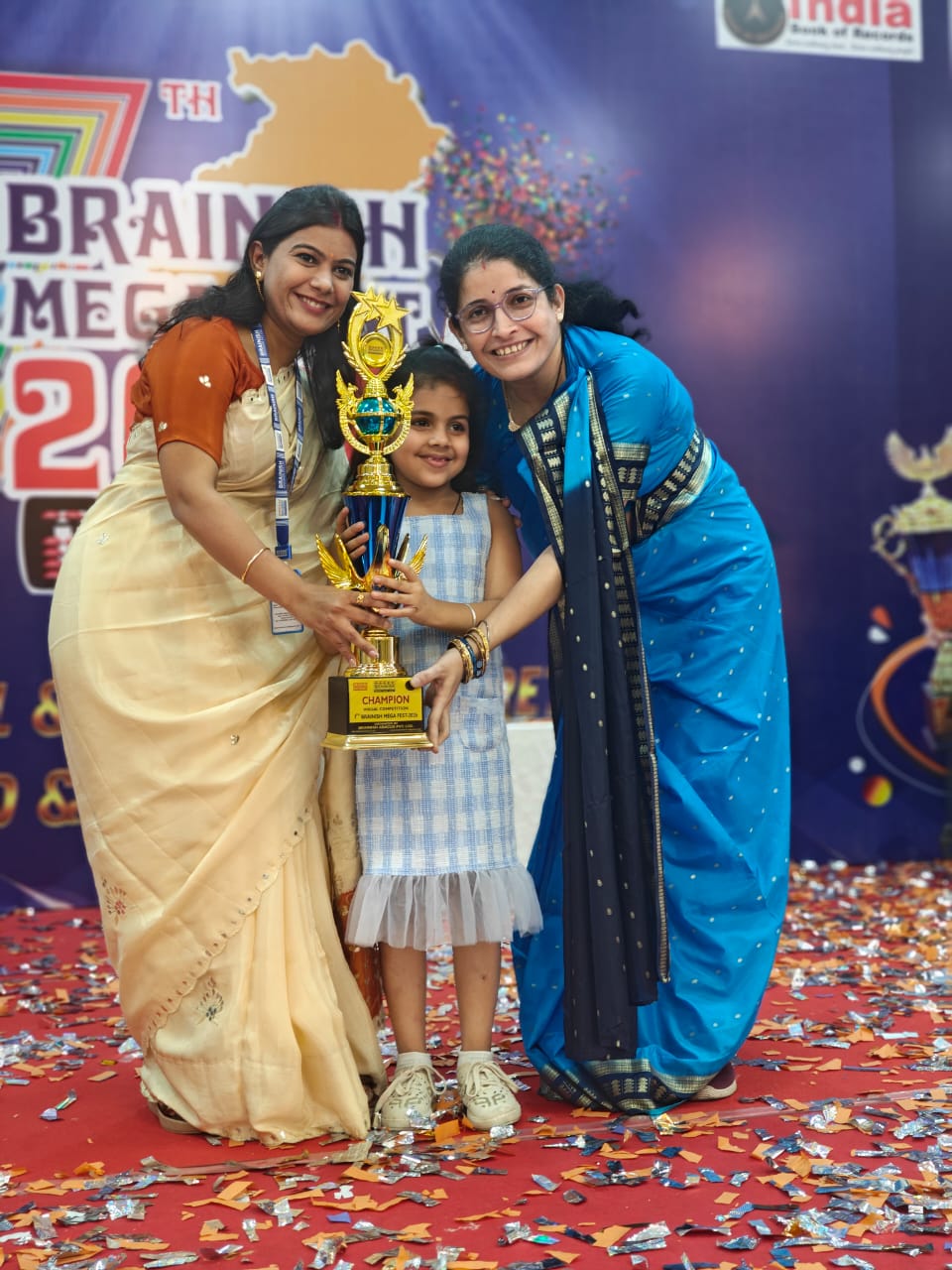 Raipur children showed the power of 'Human Calculator', Shailendra Nagar children hoisted the flag of success in Brainish Abacus Megafest, Vedika Sundarani, Aaradhya Chauhan became 'Champions', Master Trainer of Brainish Abacus Mrs. Deepa Shukla and Trainer Mrs. Sapna Rathore, Chhattisgarh, Khabargali