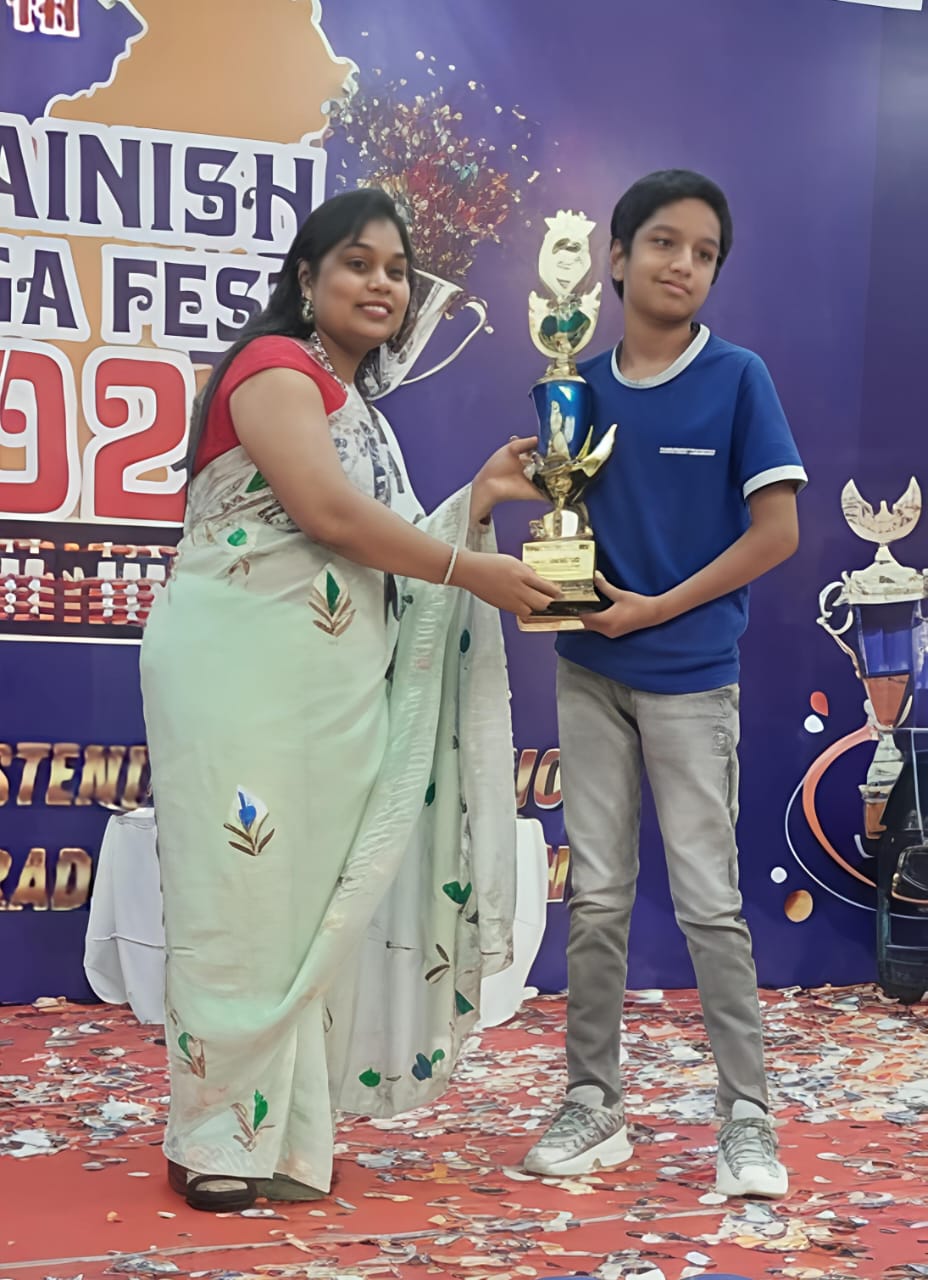 Raipur children showed the power of 'Human Calculator', Shailendra Nagar children hoisted the flag of success in Brainish Abacus Megafest, Vedika Sundarani, Aaradhya Chauhan became 'Champions', Master Trainer of Brainish Abacus Mrs. Deepa Shukla and Trainer Mrs. Sapna Rathore, Chhattisgarh, Khabargali