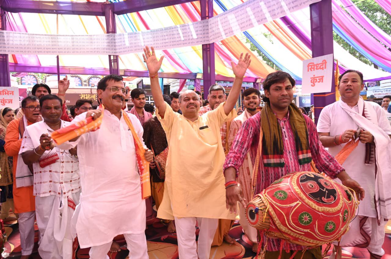 Two-day grand Akhand Harinam Sankirtan Namayagya organized in the premises of Shri Jagannath Temple located in Gayatri Nagar of capital Raipur, Harinam Sankirtan became the Mahabrahmastra of Sanatan awakening, religious conversion will be stopped, Raipur North Assembly Constituency MLA and Chairman of the Organizing Committee Purandar Mishra, Chhattisgarh, Khabargali
