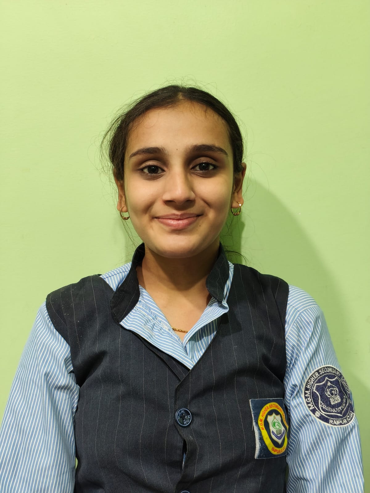 MGM School, Raipur, Achieves Resounding Success in CBSE Class 12 Exams: All Students Pass with First Division; Alice Jordan Henry and Aditi Khemani Emerge as Toppers. Dignitaries present include Reverend Father Jose Mathew,Vice President, MGM Group of Institutions, Principal Dr. Leena R. Jacob, H.G. Alexios Mar Eusebius Bishop and Manager, MGM Group, and Reverend Father Regi C. Varghese Diocesan Education Officer, Diocese of Calcutta. Raipur, Chhattisgarh  Khabargali.