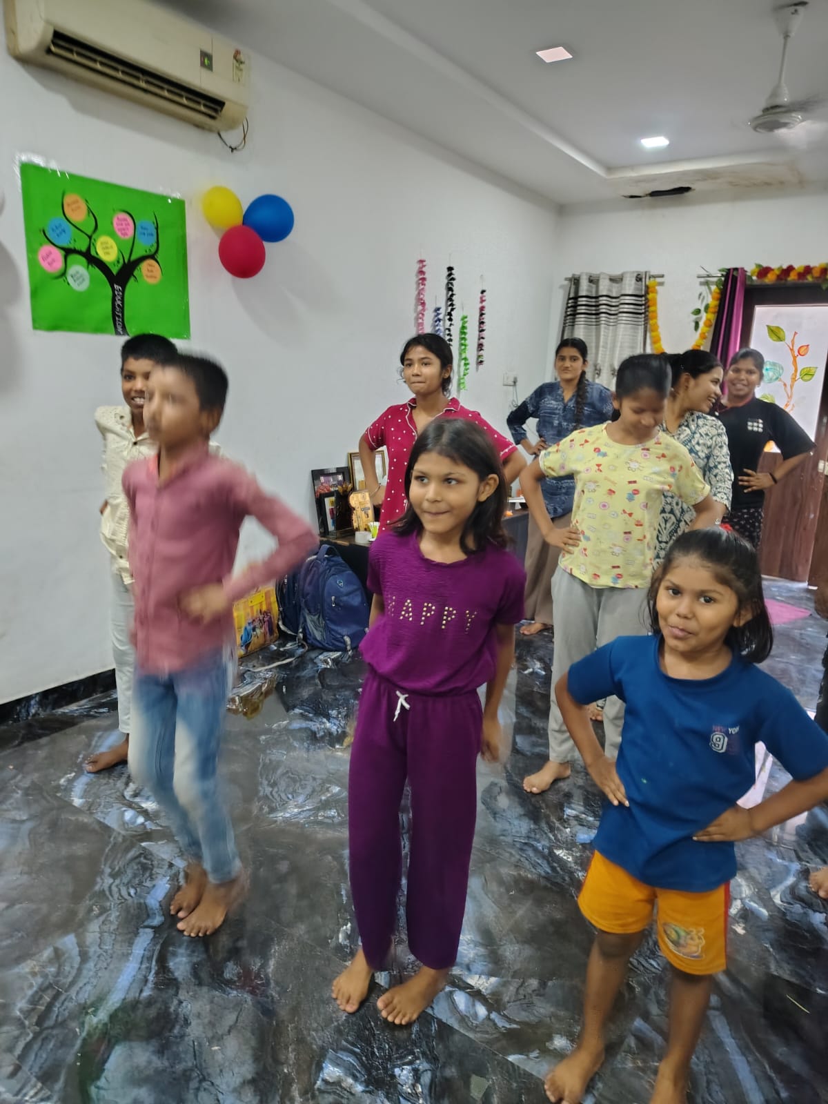 20 day summer camp concluded on a grand note in Raipur, courtesy Pathashala, Raipur and UHFC Foundation. Children learnt the art, dance and personality development skills. Mahendra Singhania, dentist and social worker Dr Abhishek Mishra, Sonam Srivastava, founder and director of UHFC Foundation, Raipur, Chhattisgarh, Khabargali