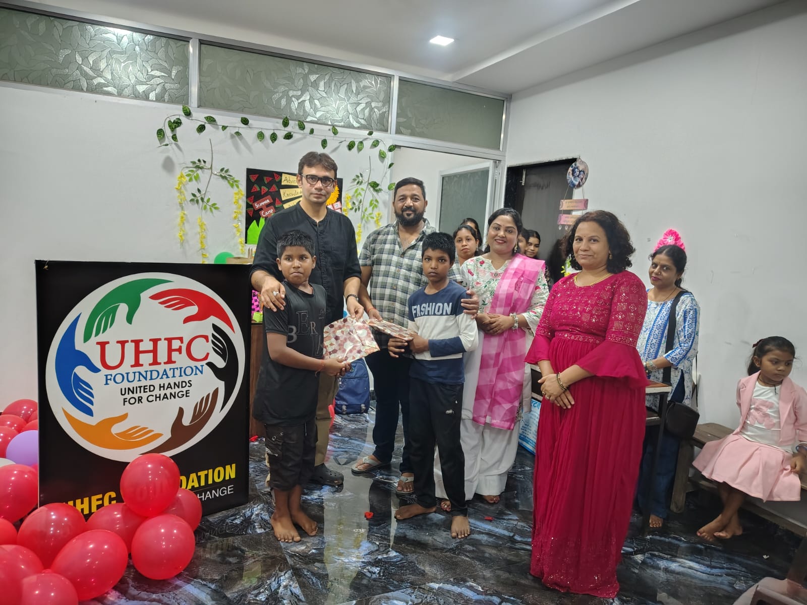 20 day summer camp concluded on a grand note in Raipur, courtesy Pathashala, Raipur and UHFC Foundation. Children learnt the art, dance and personality development skills. Mahendra Singhania, dentist and social worker Dr Abhishek Mishra, Sonam Srivastava, founder and director of UHFC Foundation, Raipur, Chhattisgarh, Khabargali