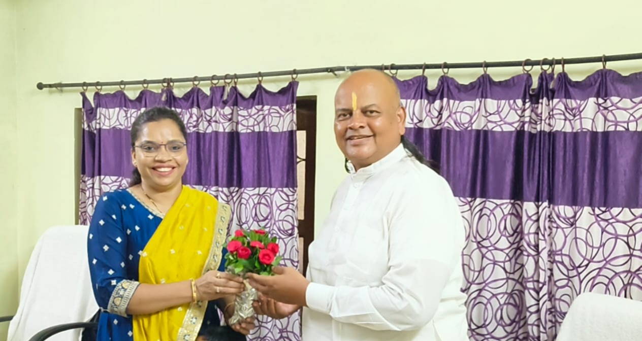 Saurabh Sharma became the authorized officer of Chhattisgarh State Cooperative Federation Limited, Sahakar Bharti, State Office Minister, Cooperation and Public Awareness Cell, senior member of Rashtriya Swayamsevak Sangh and State General Secretary of Sahakar Bharti Kaniram, Managing Director Mrs. Purnima Singh, Chief Executive Officer PC Dhruv, Raipur, Chhattisgarh, Khabargali