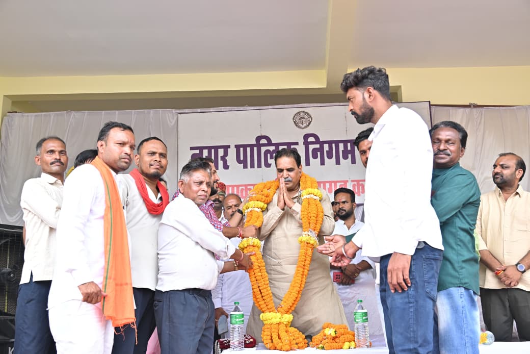 A new chapter of development in Raipur West, Shaheed Bhagat Singh ward gets a gift of ₹133.08 lakh, MLA and former cabinet minister Rajesh Munat performs ground breaking and inauguration of development works, expansion of drains, Anganwadi, community hall and public facilities will change the picture of the ward, Raipur, Chhattisgarh, Khabargali