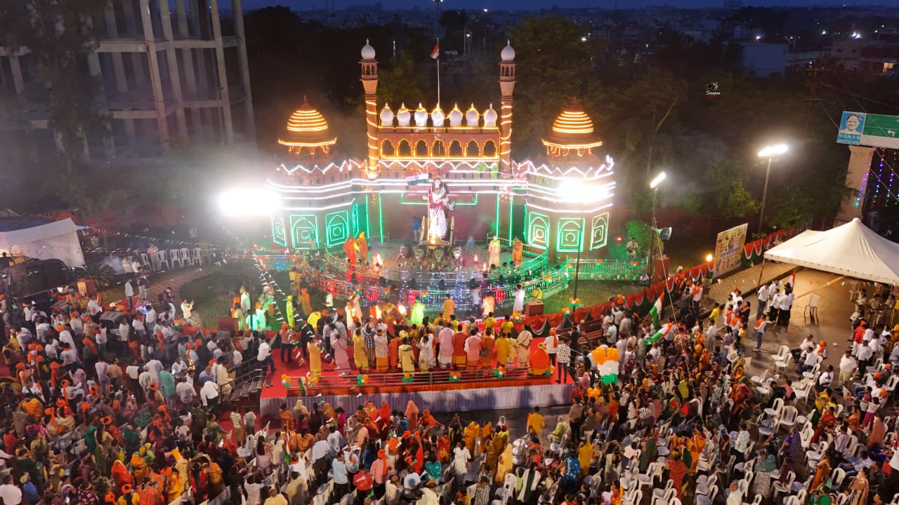 A deluge of tricolours in Raipur West: Thousands gathered, Bharat Mata Chowk reverberated with the aarti of 51 lamps, a massive caravan of tricolours led by MLA and former Cabinet Minister Rajesh Munat, BJP, Chhattisgarh News, Khabargali
