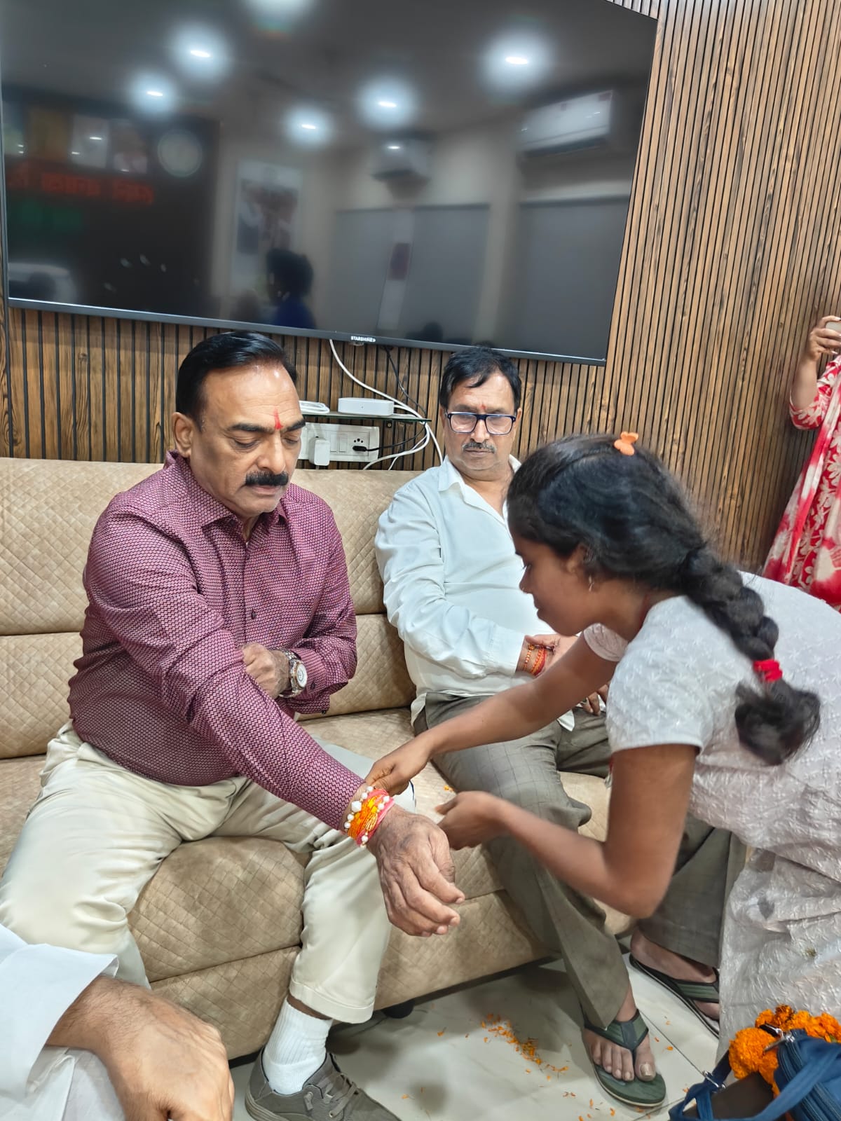 Raipur, Lokesh Kavadiya, Rakshabandhan, Disabled Finance and Development Corporation, disabled sisters, Tarini Nishad, Rajim, Chhattisgarh News, Khabargali
