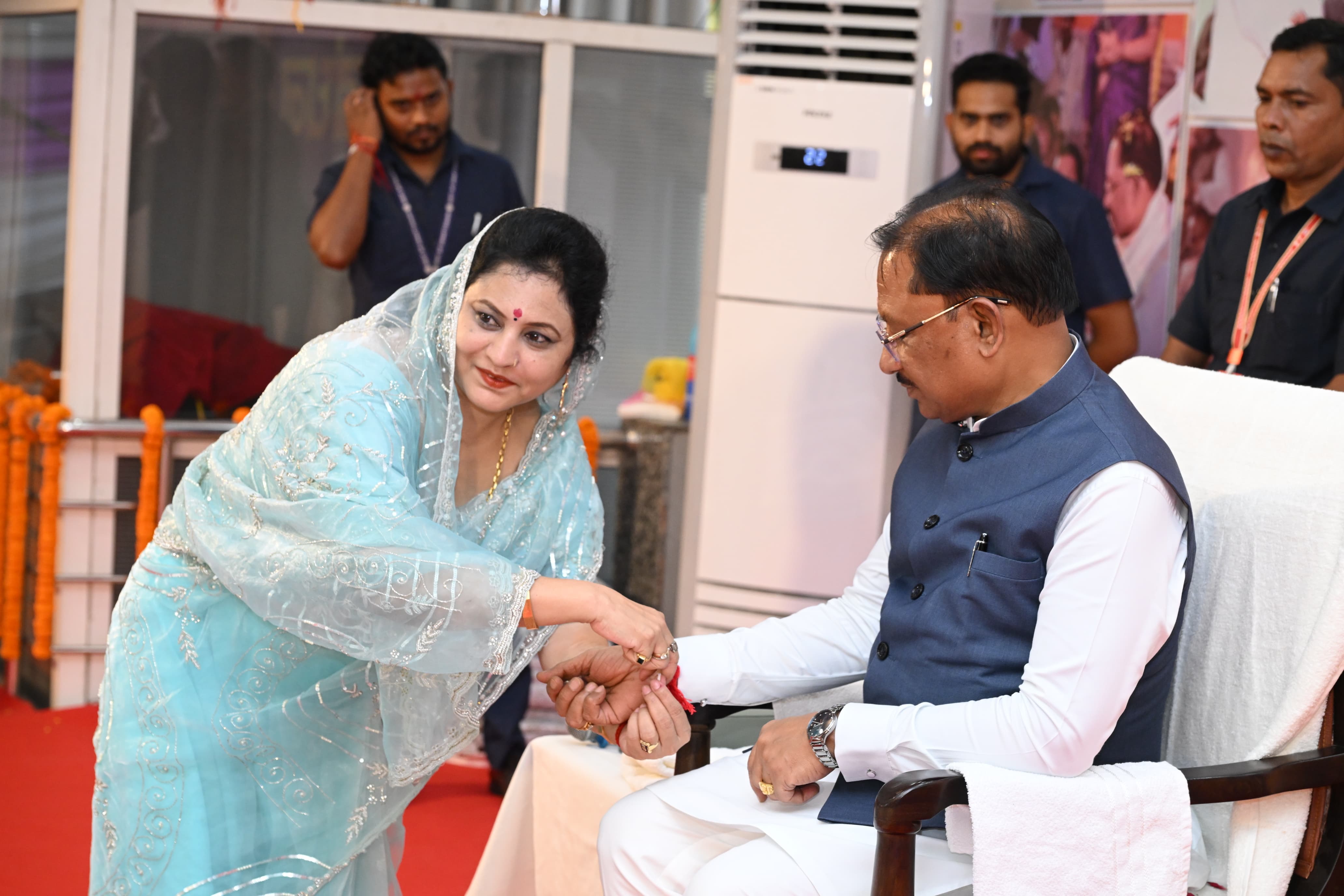 Salutations to sisters: Rakshabandhan with brother Vishnu, Rakshabandhan 2026, Chief Minister Vishnu Dev Sai, Chairperson of Chhattisgarh State Women's Commission Dr. Mamta Sahu, Chhattisgarh, Raipur, Chief Minister's residence, Khabargali