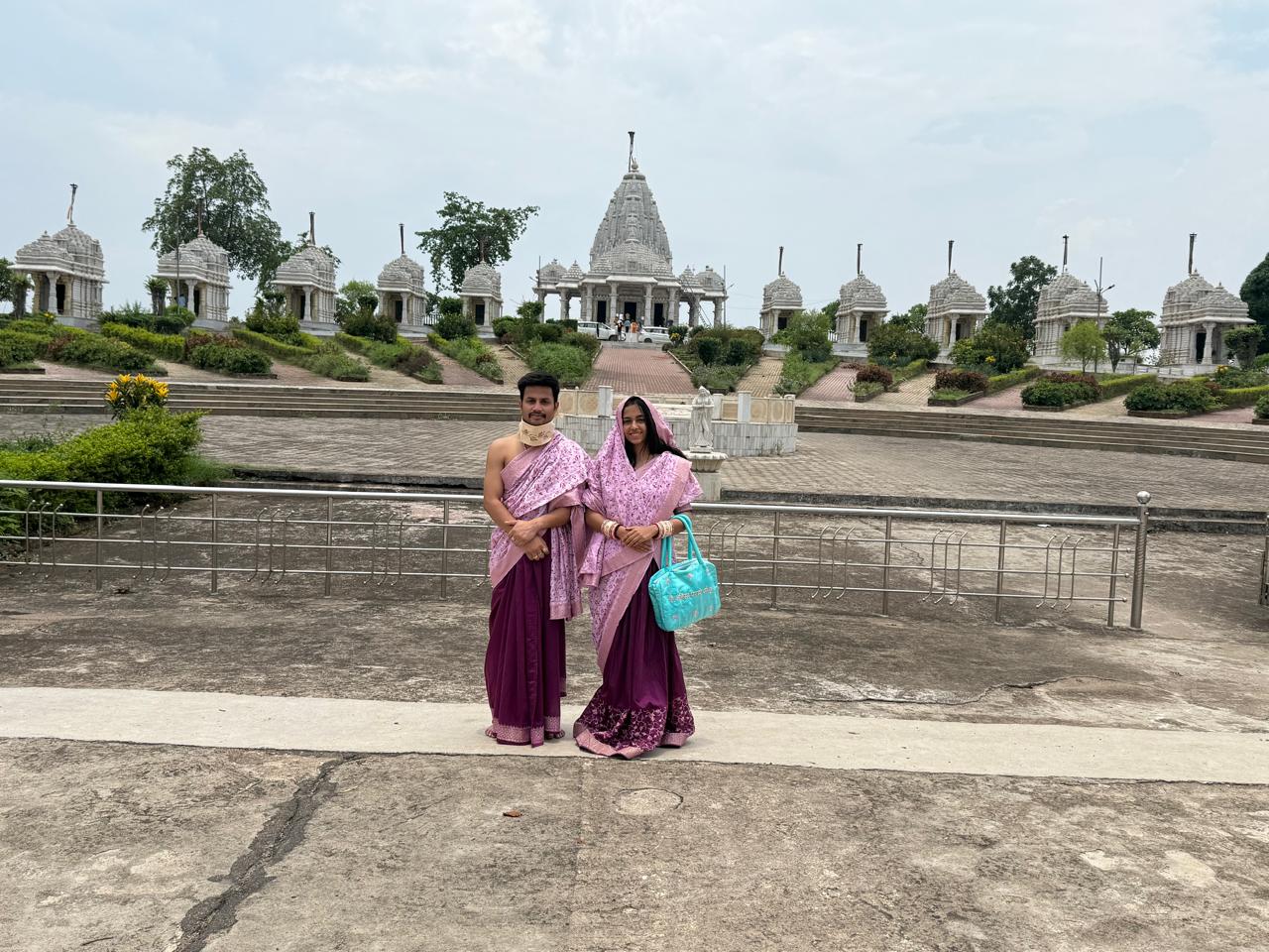 Dr. Tripti Luniya, Dr. Aavish Singh, religious harmony, inter-religious marriage, Paryushan festival, Ganesh installation, Raipur, Chhattisgarh, Khabargali