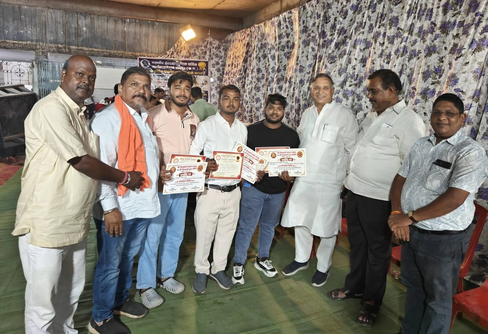 'Seva Sankalp Abhiyan' Service Pledge Campaign held on Prime Minister Narendra Modi's birthday; 218 people received free spectacles. The Shri Vishwakarma Samaj and Mahavir Intercontinental Service Organization organized a free eye check-up and spectacle distribution camp. Attendees included Lokesh Kavadia, Chairman of the Chhattisgarh Divyangjan Finance and Development Corporation, and Prafulla Vishwakarma, Chairman of the Chhattisgarh Iron Craftsmen Development Board. Raipur, Chhattisgarh – Khabargali.