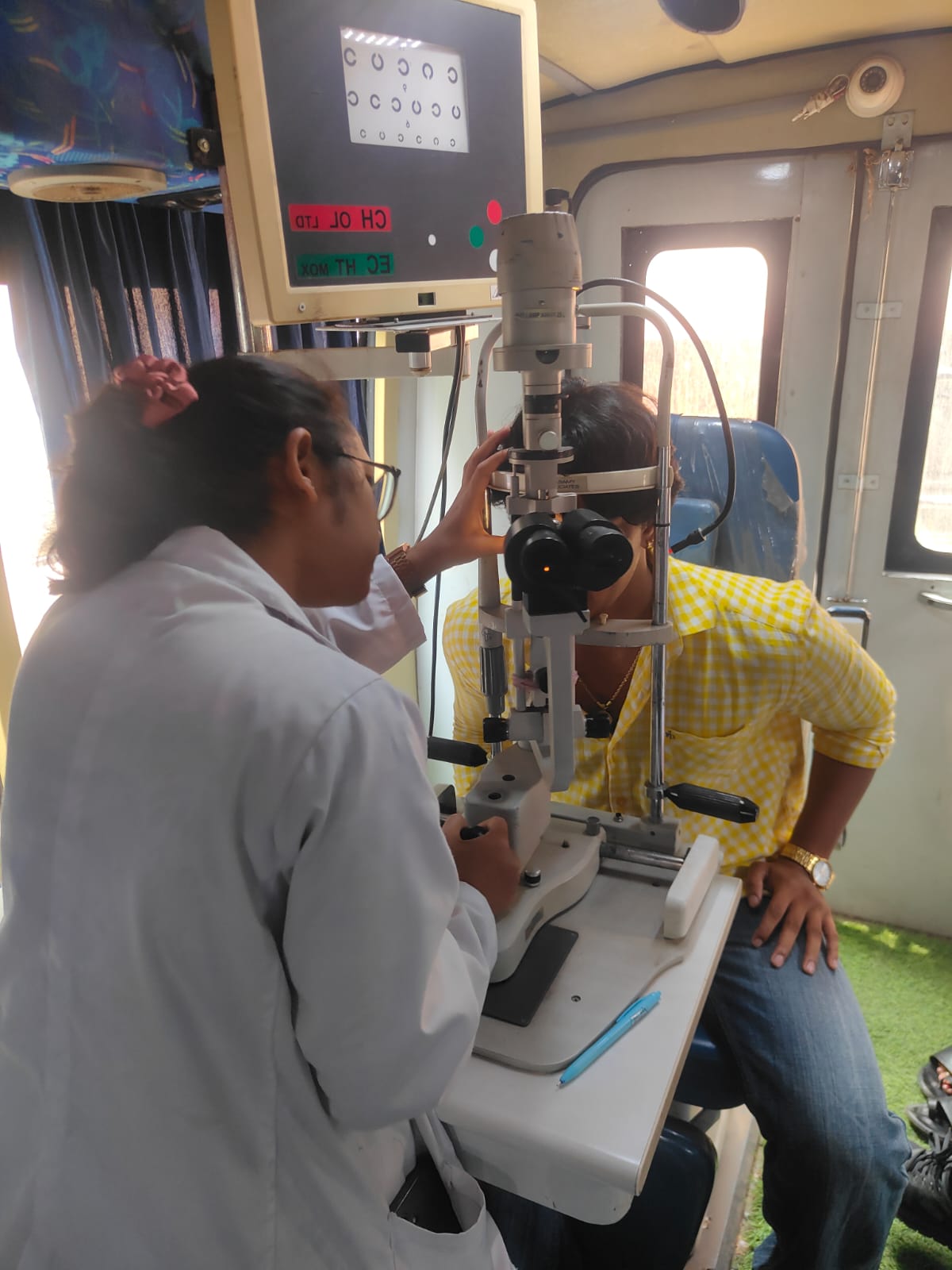 Raipur Press Club, Mahavir International Service Organization, Free Eye Check up, Eye Camp, Cataract Operation, Health, State Minister rank Lokesh Kavadiya, Raipur, Chhattisgarh, Khabargali