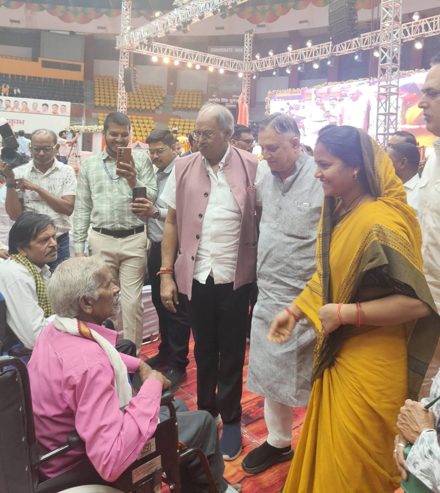 Senior Citizens Service Mahakumbh, International Senior Citizens Day, Service Resolution Campaign, Senior Citizens, Raipur, Social Welfare Department, Senior Citizens Blessing Service, Khabargali