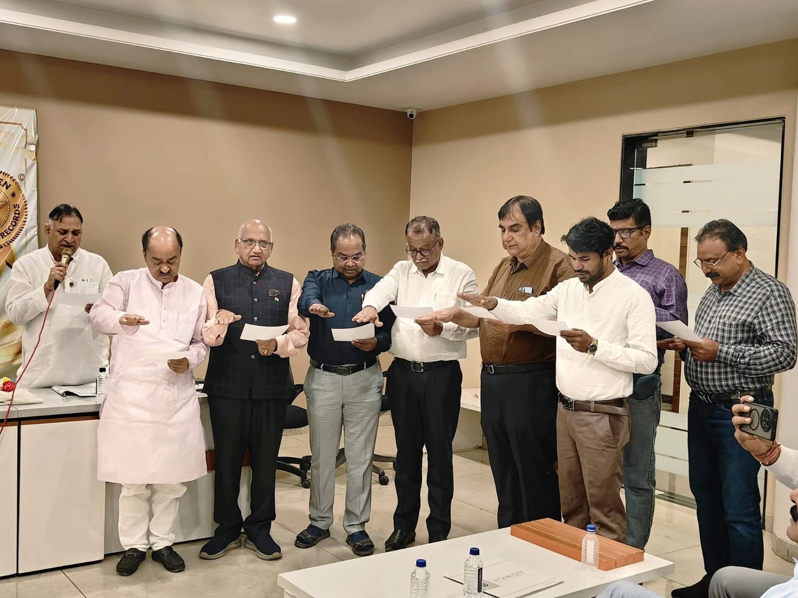 Mahavir Intercontinental Service Organisation, Lokesh Kavadia, Navneet Jha, Harendra Patel, Water Conservation Expert Ashish Sabu, Raipur, Chhattisgarh, Khabargali