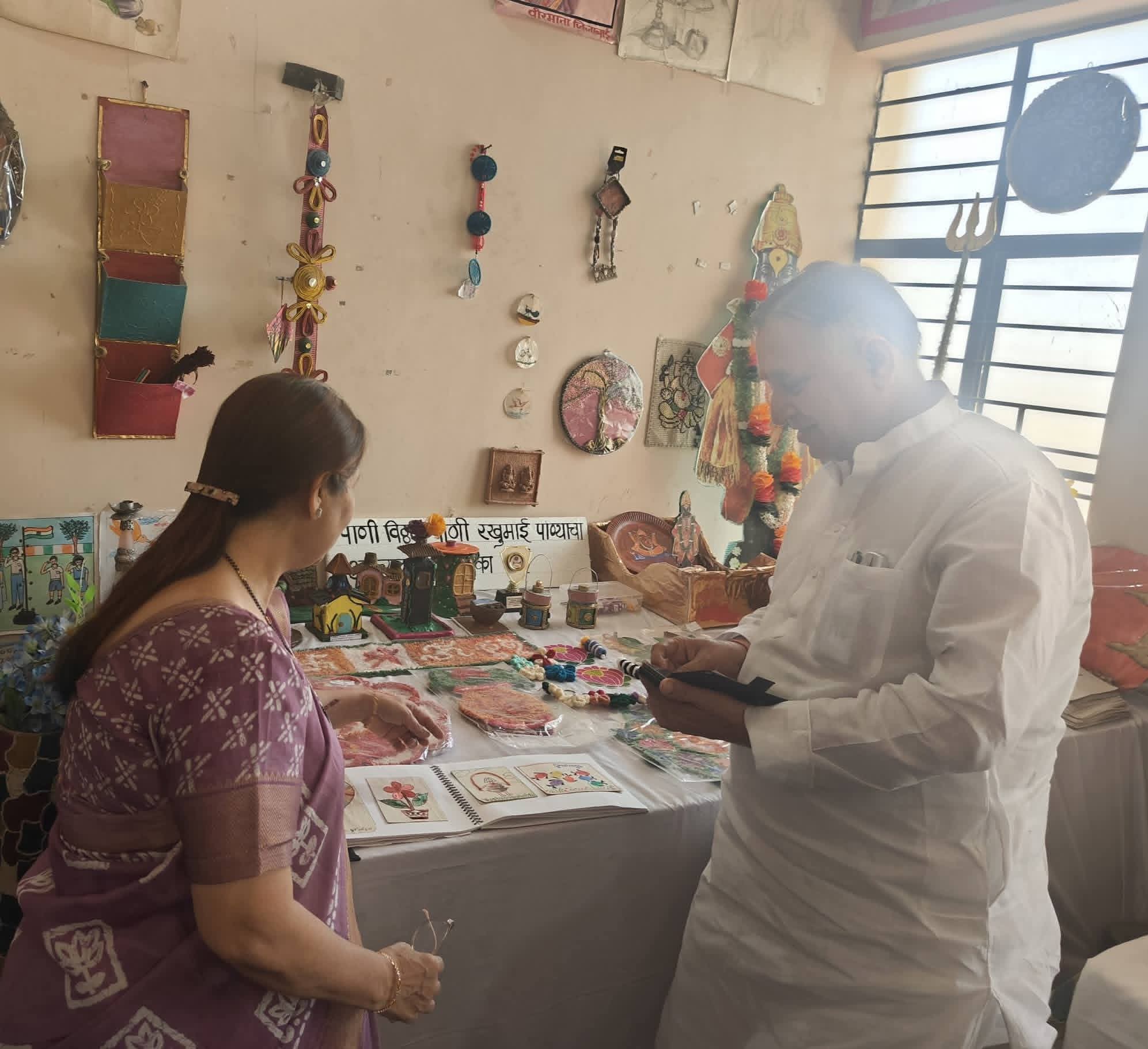 Resident of Deaf and Dumb School, Government Deaf and Dumb School, Songaon, Nagpur, Hudkeshwar, Chhattisgarh Chairman of Disabled Finance and Development Corporation Lokesh Kavadiya, Chhattisgarh, Nagpur, Disabled, Deaf and Dumb School, Skill Development Training, Chhattisgarh, Khabargali