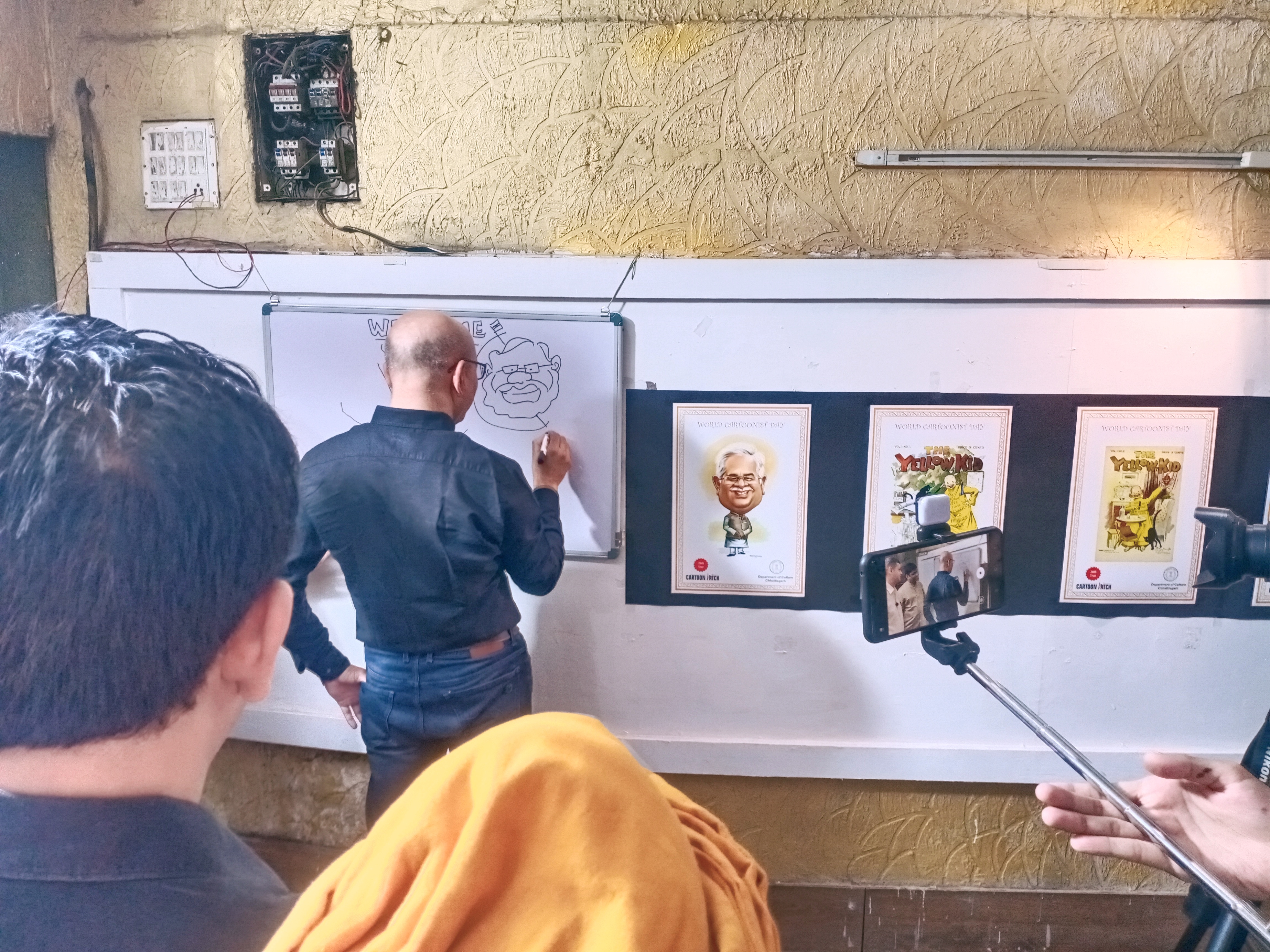 World Cartoonist Day, Cartoon Exhibition, Madhav Joshi, Bibek Sengupta, Director of Trimbak Sharma Culture Department, Vivek Acharya, Cartoonist Sagar Kumar of Chhattisgarh, Bhagwat Sahu, Ajay Saxena, Sangharsh Yadu, Sanjay Dixit, Subhash Sharma Raipur, Chhattisgarh, Khabargali