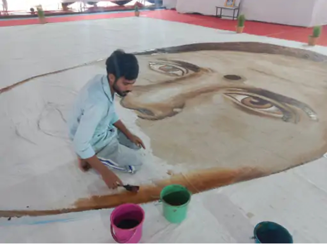 Artist Shiva Manikpuri, Painting, Rangoli Art, Engraving, Mother's Picture, Guinness Book of World Records, Chhattisgarh, Rajdhani Raipur, Sarona, KPS School Campus, Prime Minister Narendra Modi's huge Rangoli, Khabargali