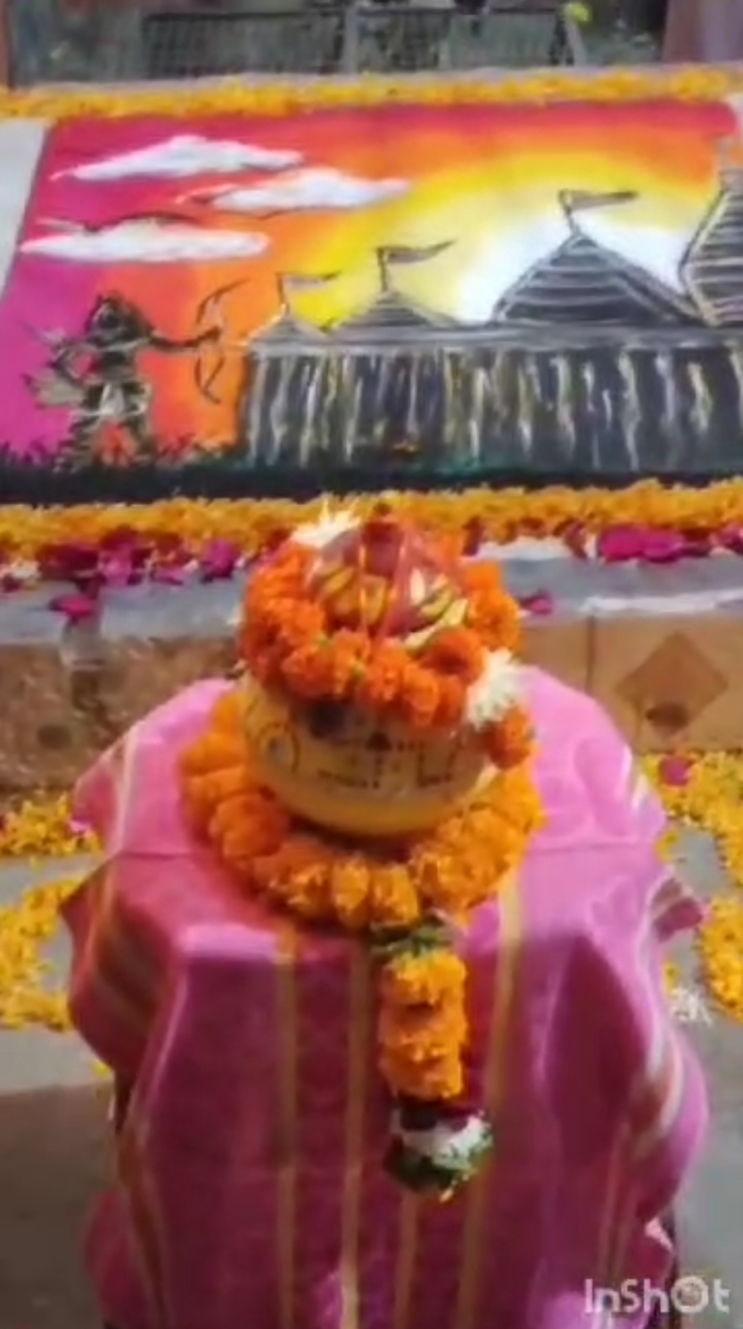 A grand procession of the Akshat Kalash worshiped in Gayatri Nagar was taken out, from Shri Siddhivinayak Shiv Sai Hanuman Temple of Gayatri Nagar to New Gayatri Nagar, Pink City, Cell Tax Colony, Bhavana Nagar, Shri Ram Temple Ayodhya, Raipur, Chhattisgarh, Khabargali.