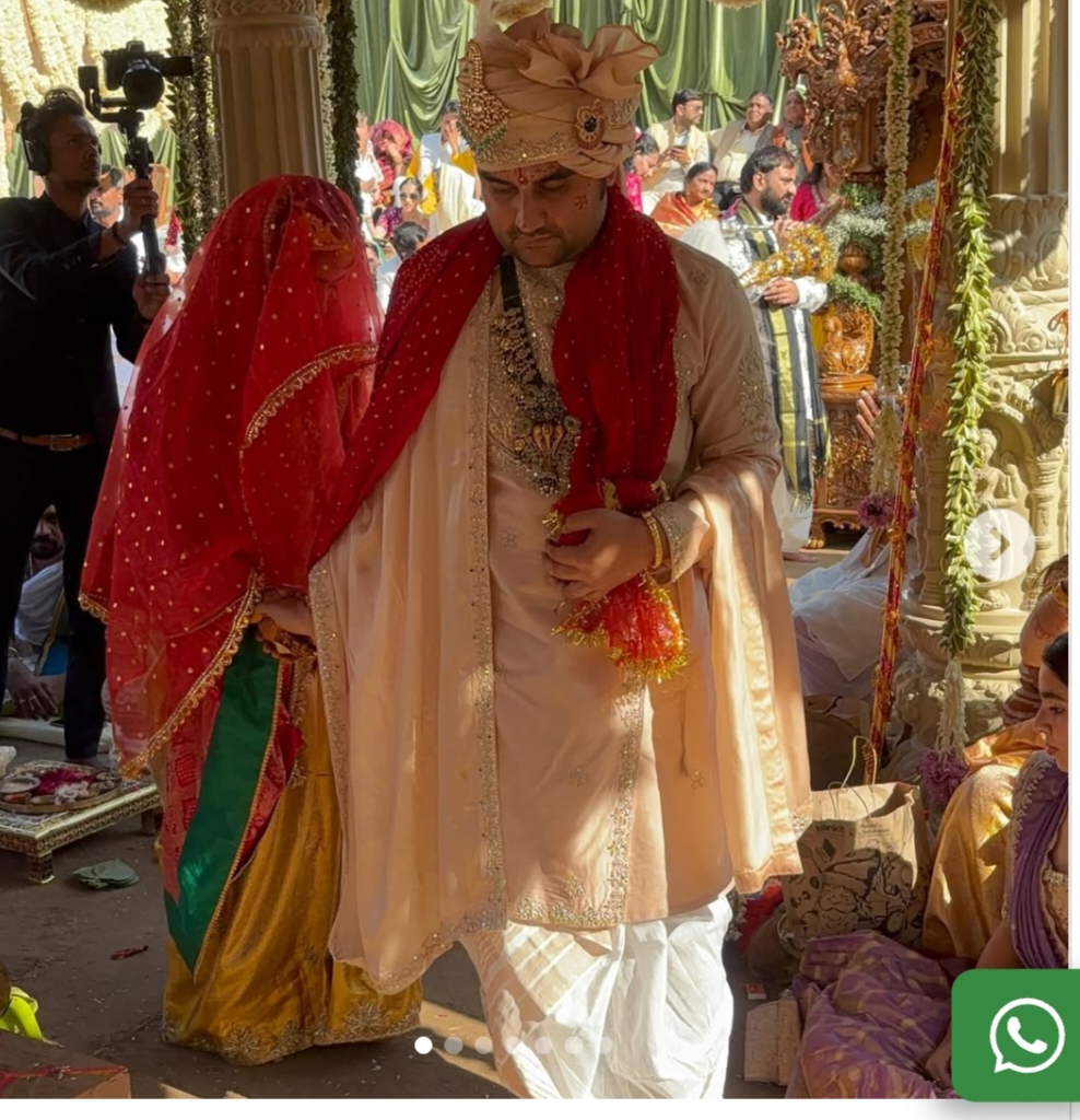 Jai Jai Indresh Upadhyay tied the knot of marriage, took seven rounds with Shipra Sharma of Haryana, Jaipur, Vrindavan, Brij, Krishna, Radhe, Govardhan, Gopi, Ashtanidhi, Mother Cow, Mother Yashoda, Mother Devaki, Nand Baba, Vasudev Ji, Vrishbhanu Ji, Mother Kirti, Eight Friends, Eight Friends, Govardhan, Yamuna Ji, Mathura, Khabargali