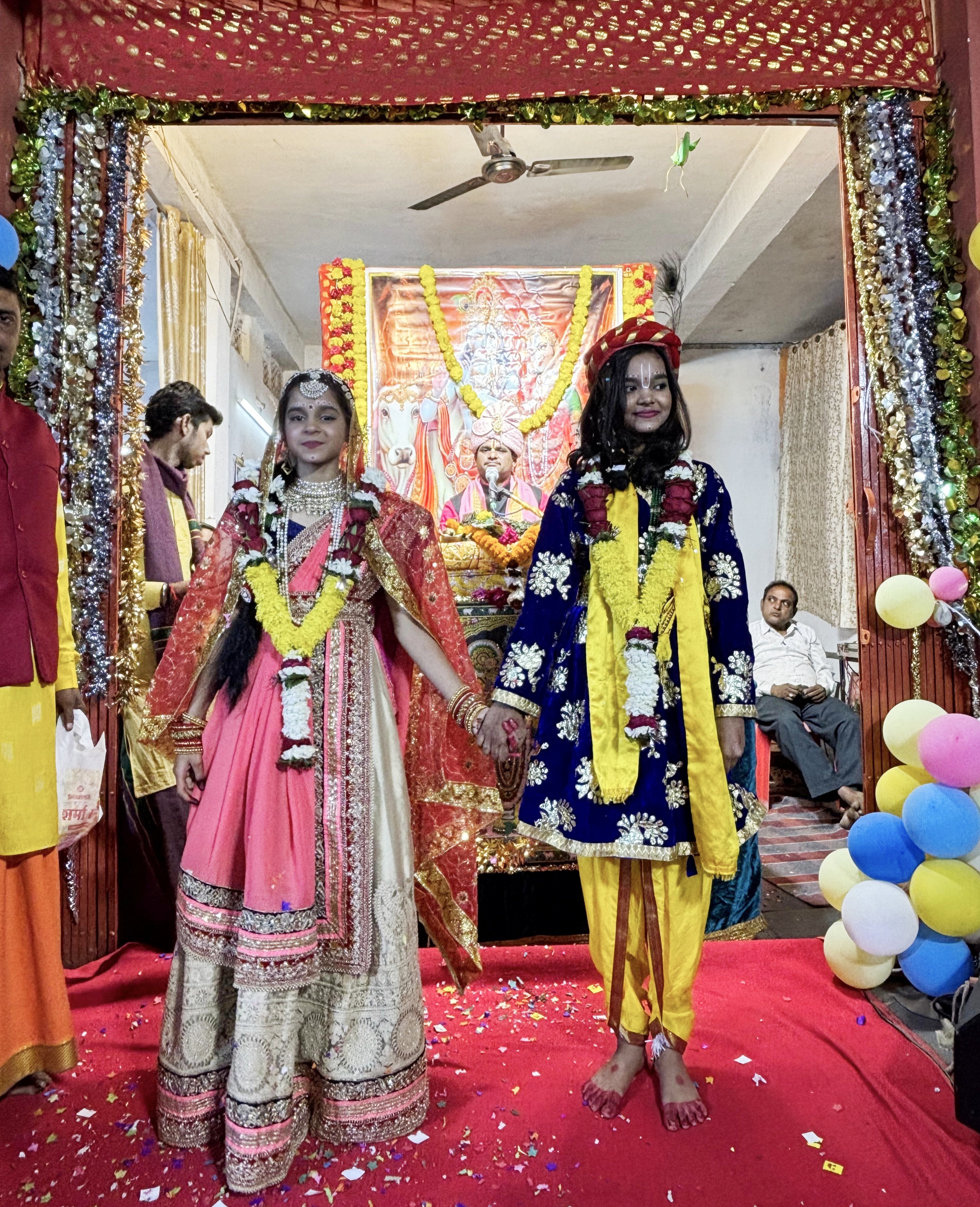 Bhagavata Katha resonates in Gayatri Nagar, Raipur; devotees rejoice at the marriage ceremony of Shri Krishna and Rukmini; community feast on the 25th; organized by Pujya Shri Shivanand Maharaj Ji of Chitrakoot Dham, Chhattisgarh, Khabargali.