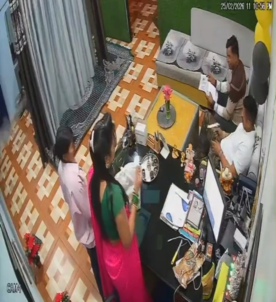 Raipur sensation: Drunken suspects attempt to force their way into a closed spa, fire in the air; police apprehend them within 2 hours, Khabargali 