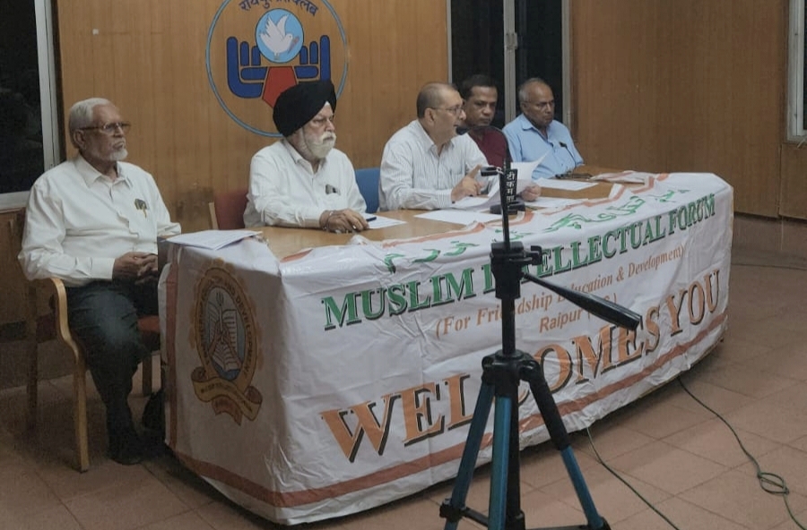 Raipur to Host a Celebration of Syncretic Culture: 10 'Ideal Friendship Groups'—who have stood by each other for 30 years, transcending religious barriers—to be honored. A unique initiative by the Muslim Intellectual Forum and Sarv Aastha Manch: A testament to communal harmony will resonate on August 2, 'Ideal Friendship Day.' A special souvenir chronicling the journeys of these long-standing interfaith friendships will be released. Nazar Hasan Hussaini, Shakeel Ahmed, Manmohan Singh Sailani, Chhattisgarh, 