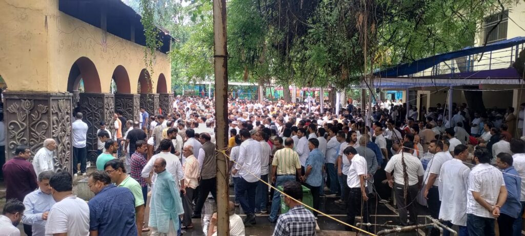 Huge crowd gathered on the last journey of sage like personality Ramjilal Agarwal, thousands gave final farewell, tireless karma yogi...Chhattisgarh, Madhya Pradesh and Rajasthan knew him as senior social worker, cow protector, father of MP Brijmohan Agarwal, senior social worker, cow protector, and national patron of Agarwal society, Raipur, Chhattisgarh, Khabargali