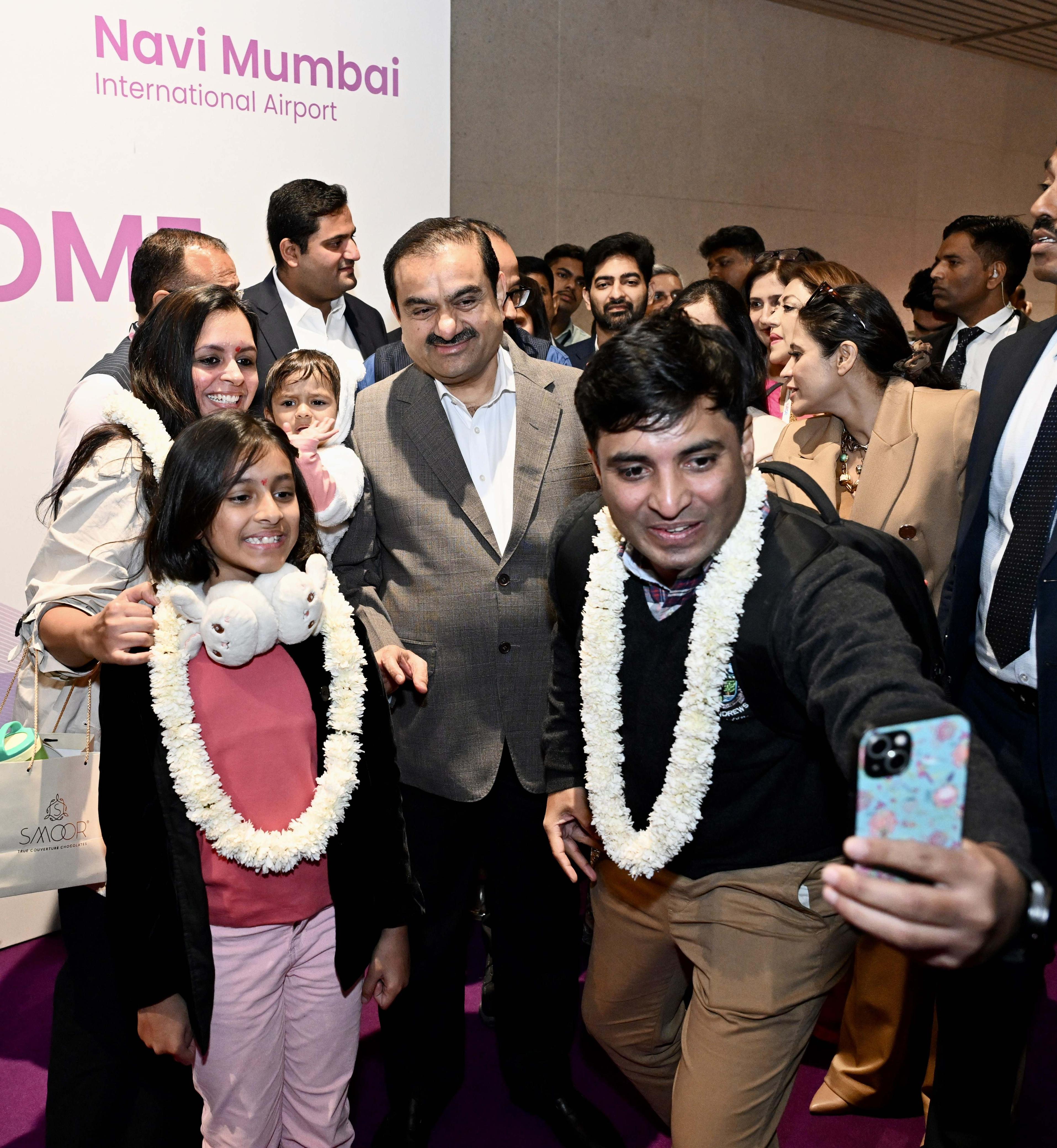 Flights begin from Navi Mumbai International Airport; Gautam Adani welcomes passengers.khabargali 