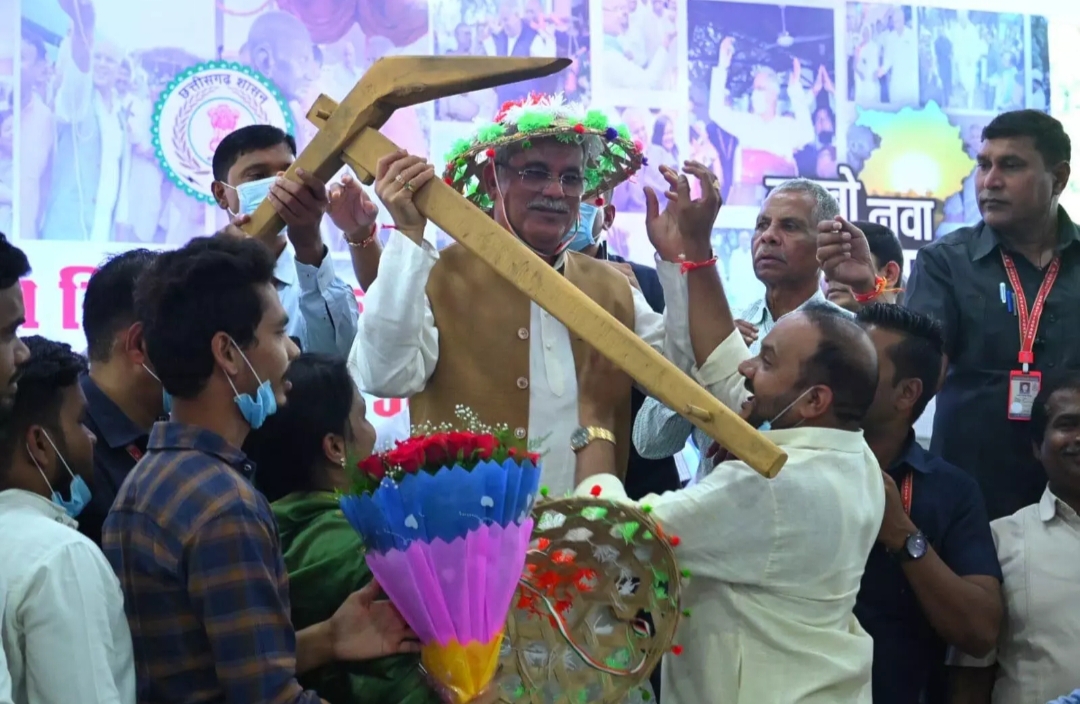Khabargali Exclusive, interesting picture, Chief Minister Bhupesh Baghel turns 61, birthday celebrated like this, CM House, Chhattisgarh, Raipur