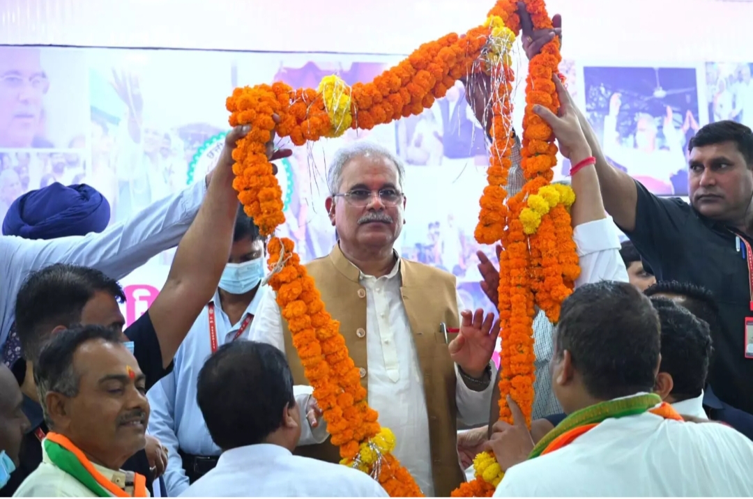 Khabargali Exclusive, interesting picture, Chief Minister Bhupesh Baghel turns 61, birthday celebrated like this, CM House, Chhattisgarh, Raipur