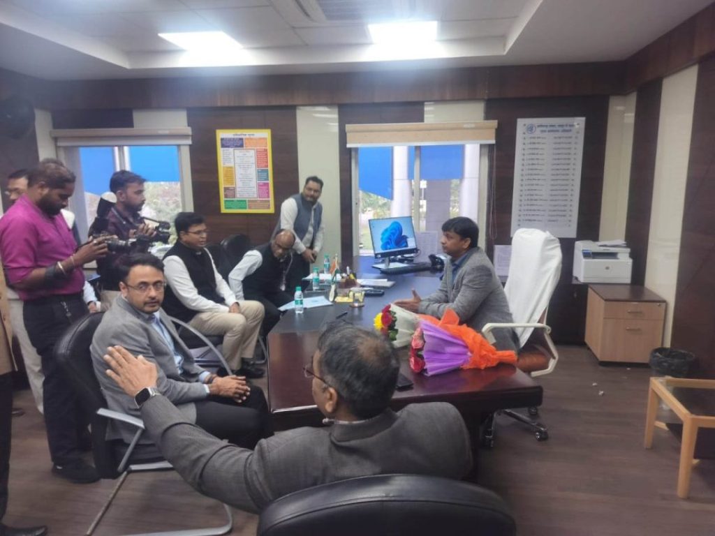 IPS Mayank Srivastava takes over as Public Relations Commissioner, Chhattisgarh, Khabargali