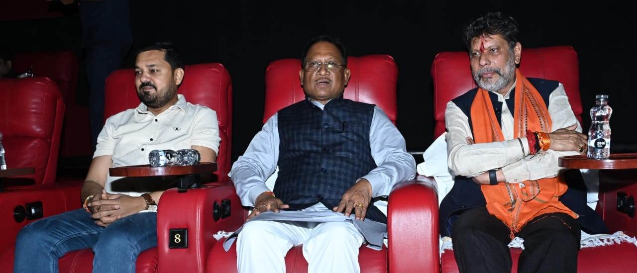 Chhattisgarh's culture and family values are vividly depicted in the film "Suhaag": Chief Minister Vishnu Dev Sai praised the powerful acting of Padma Shri awardee and Dharsiwa MLA Shri Anuj Sharma, Raipur, Khabargali