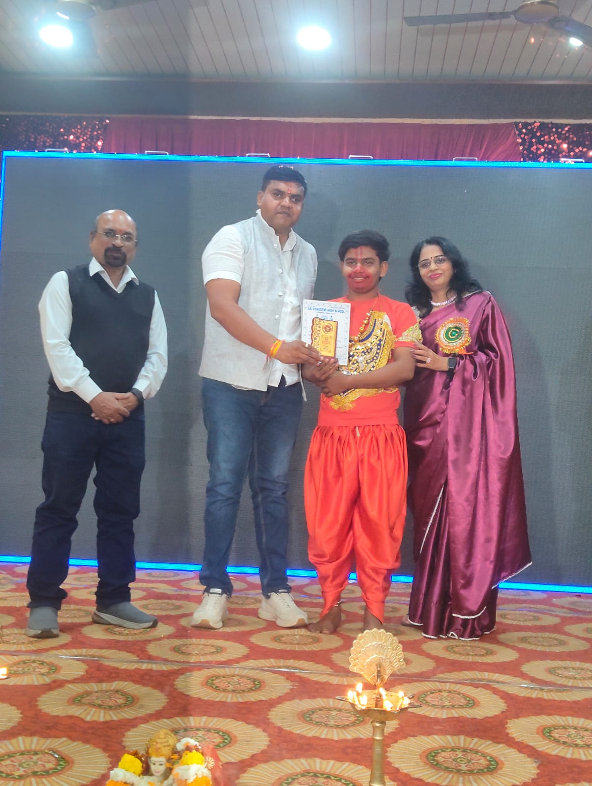 Sai Convent High School, Gondwara, held its annual day celebration; students presented colorful performances. Chief Guest Nand Kishore Sahu praised the students, Mrs. Megha Sharma, Raipur, Chhattisgarh, Khabargali
