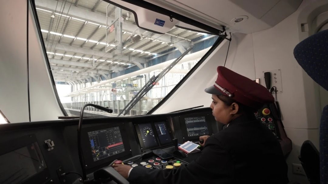 PM Modi flags off the country's first rapid train, Khabargali